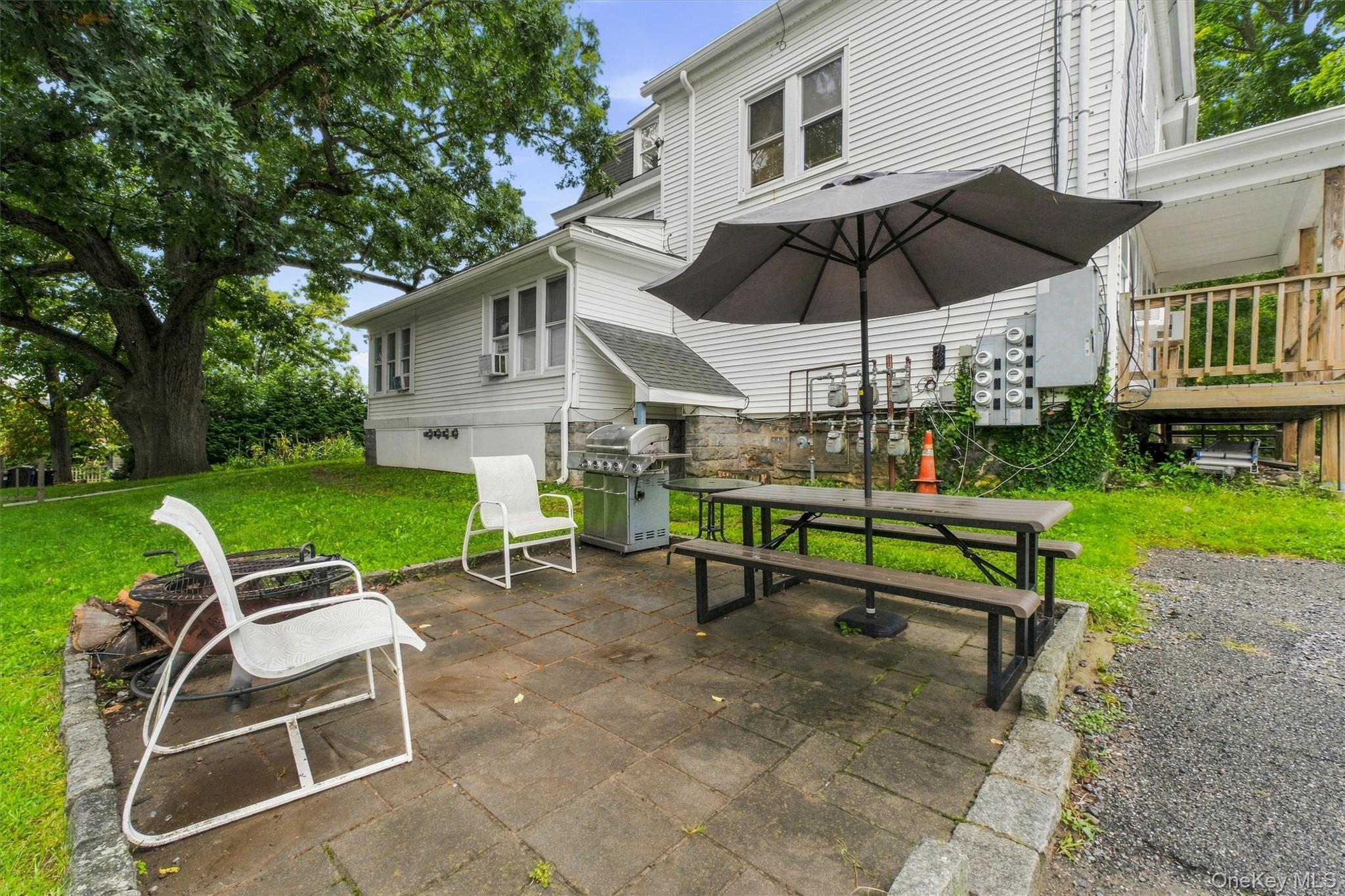 6-8 Hoyt Street