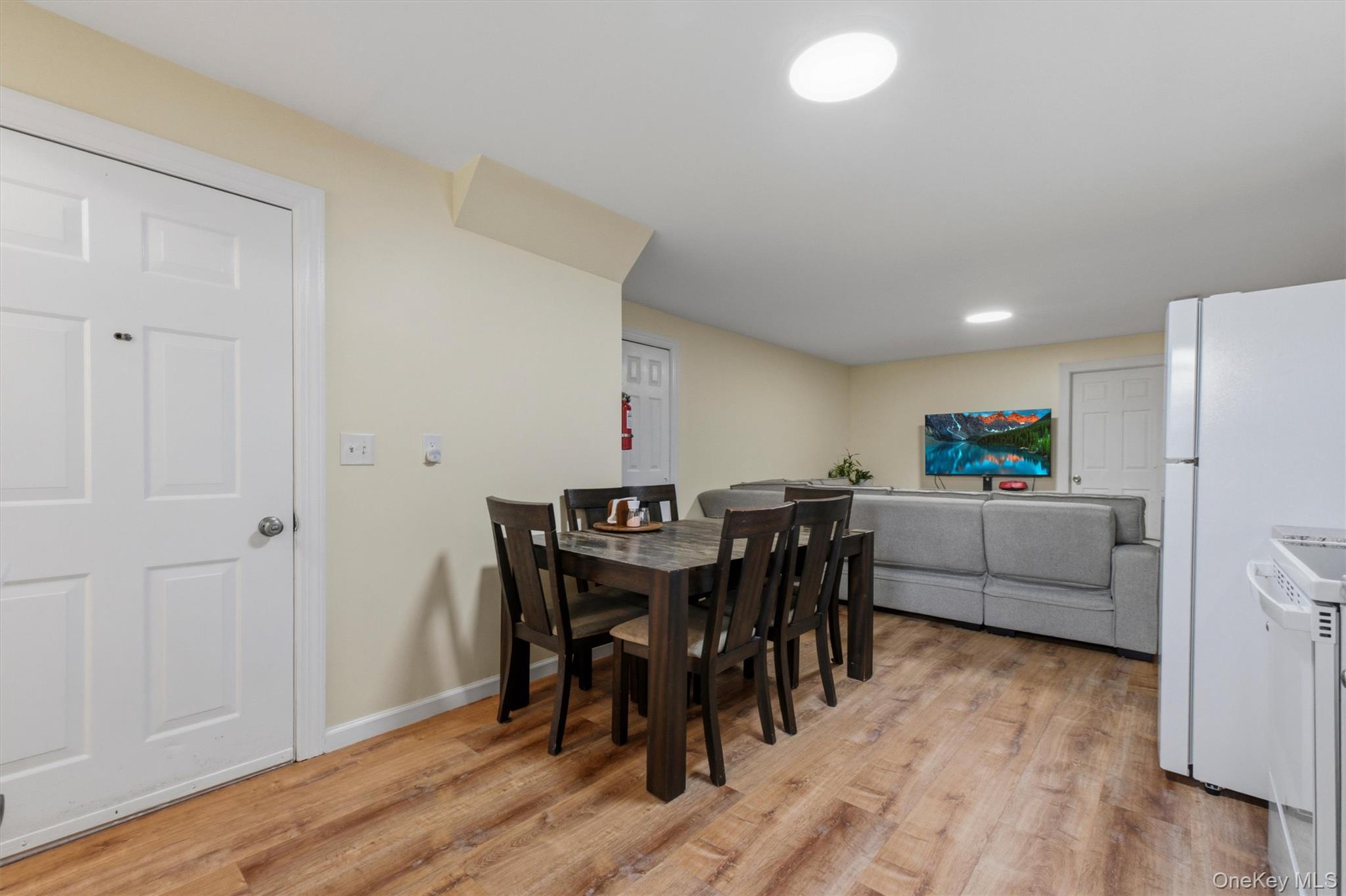 6-8 Hoyt Street