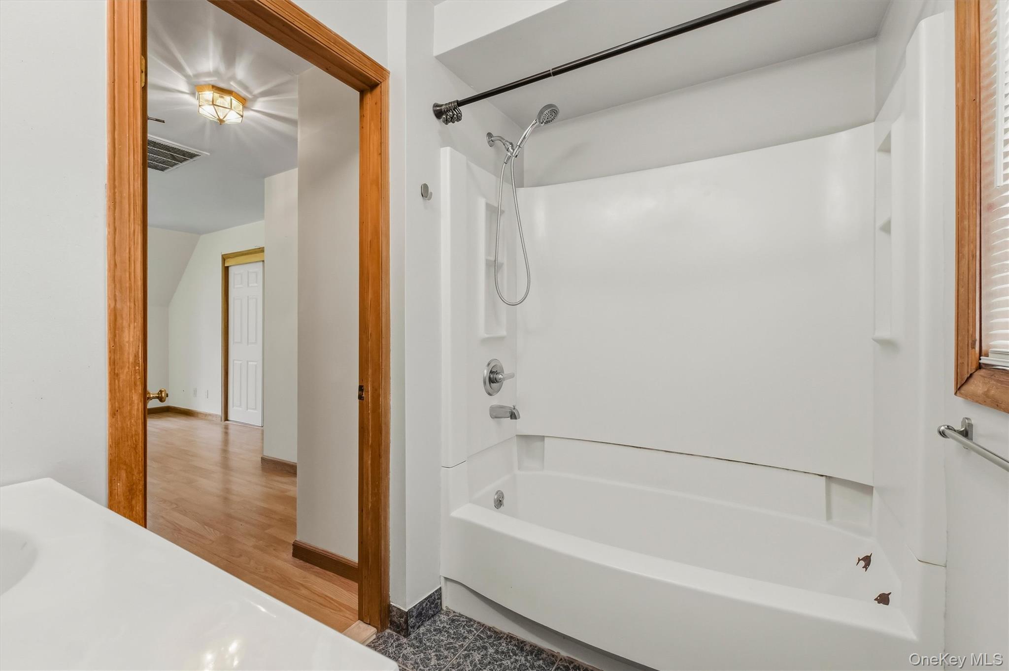 539 Elizabeth Road Unit: 2