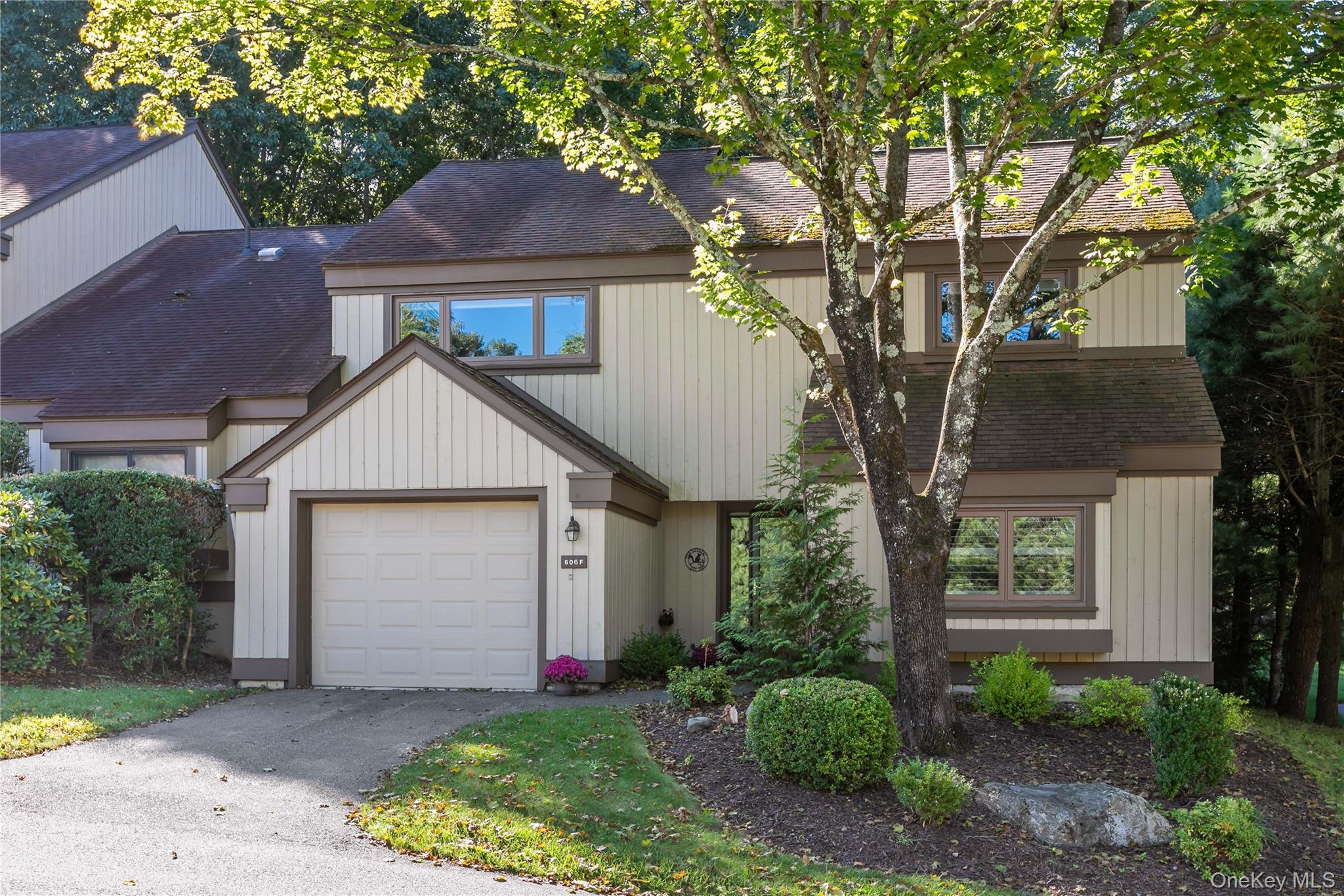 606 Heritage Hills Unit: F