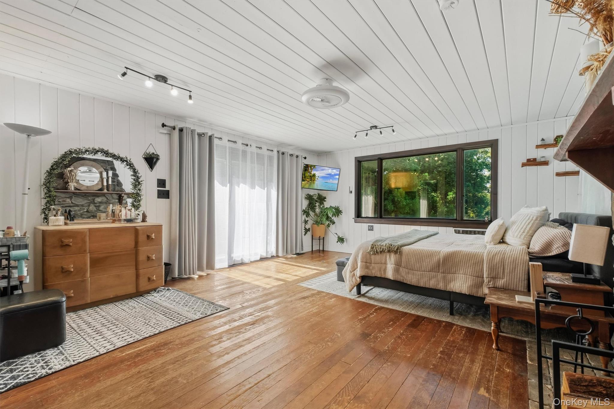 136 Bundy Hill Road