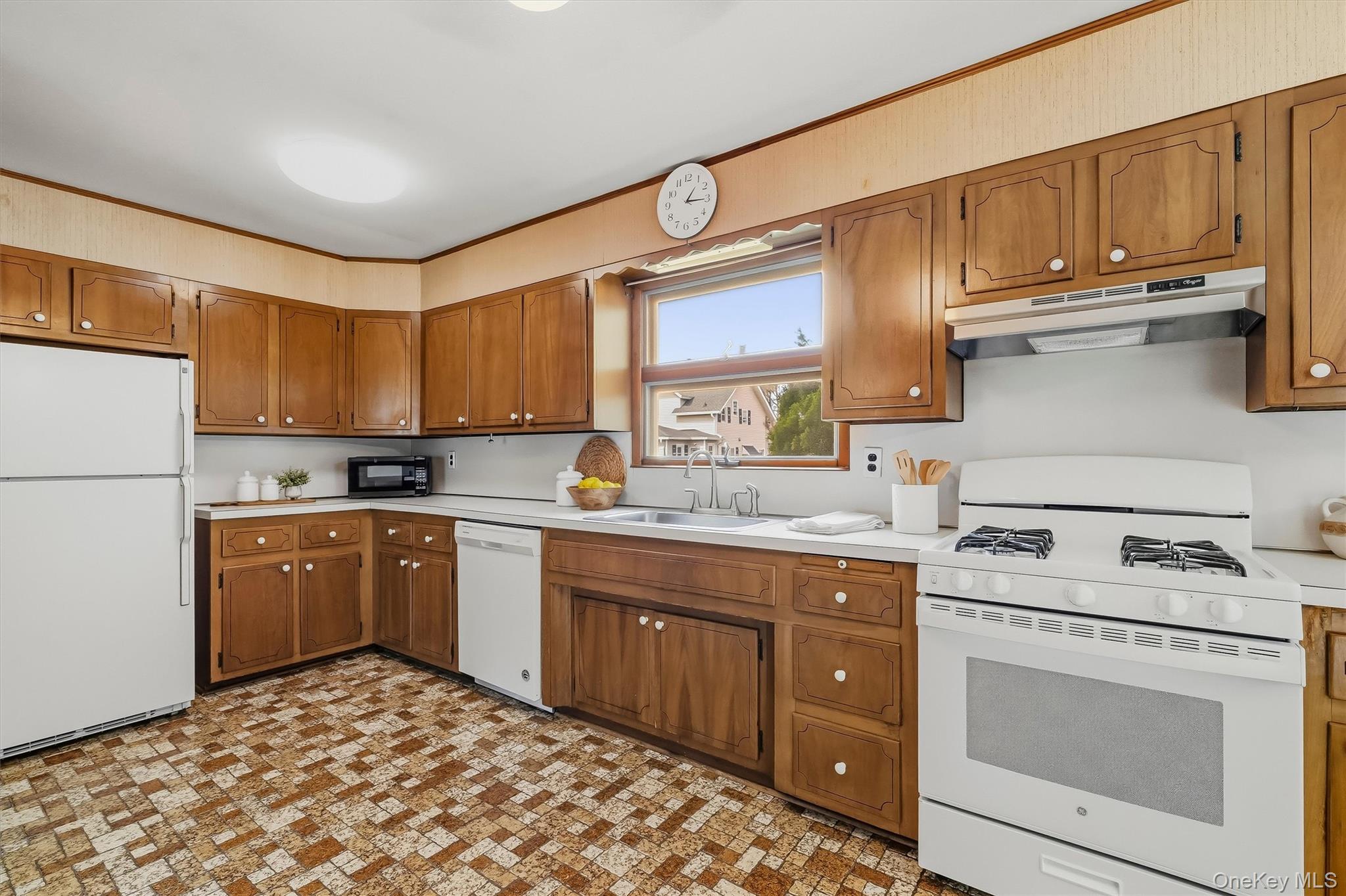 224 Bleloch Avenue
