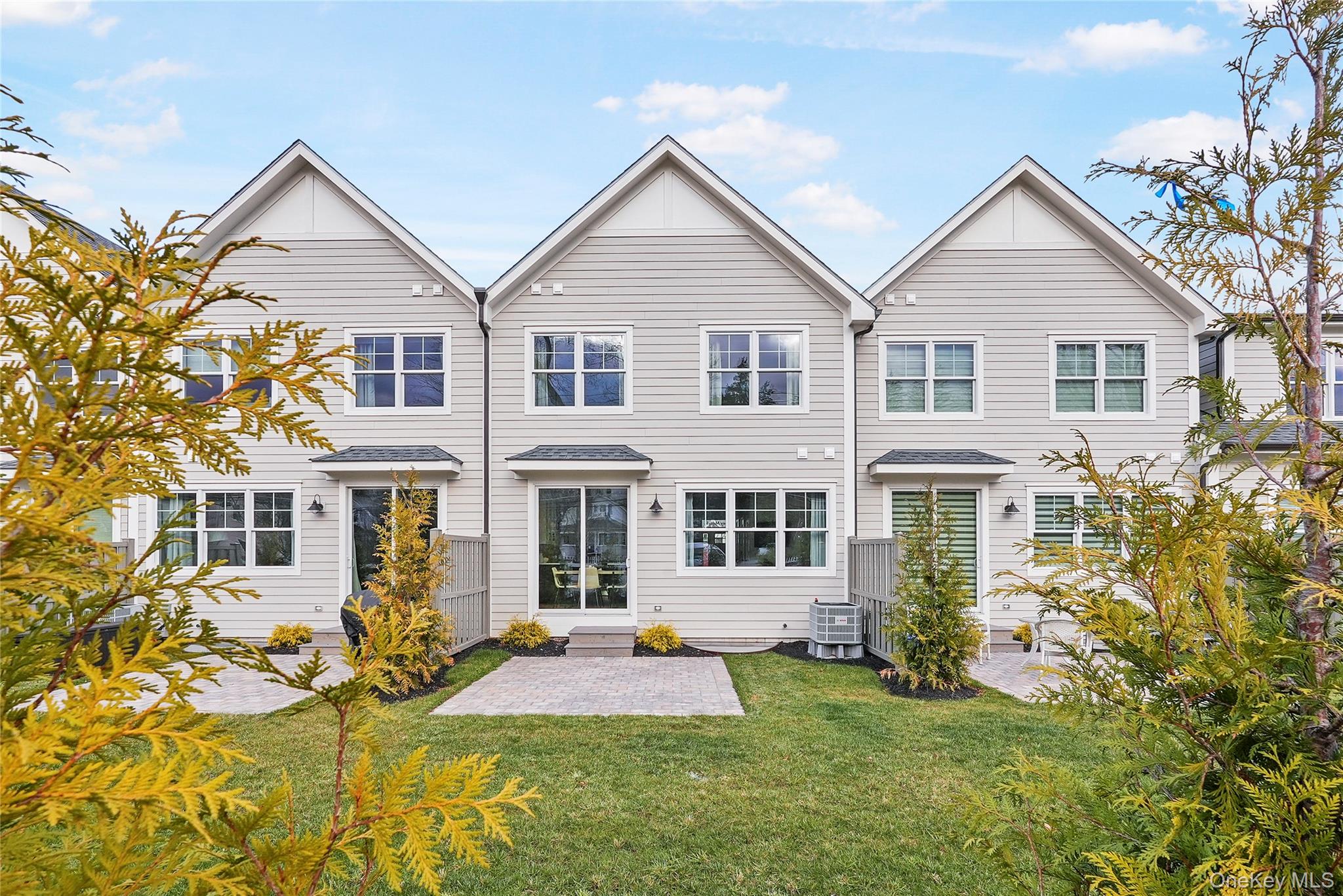 2040 Crompond Road Unit: 15
