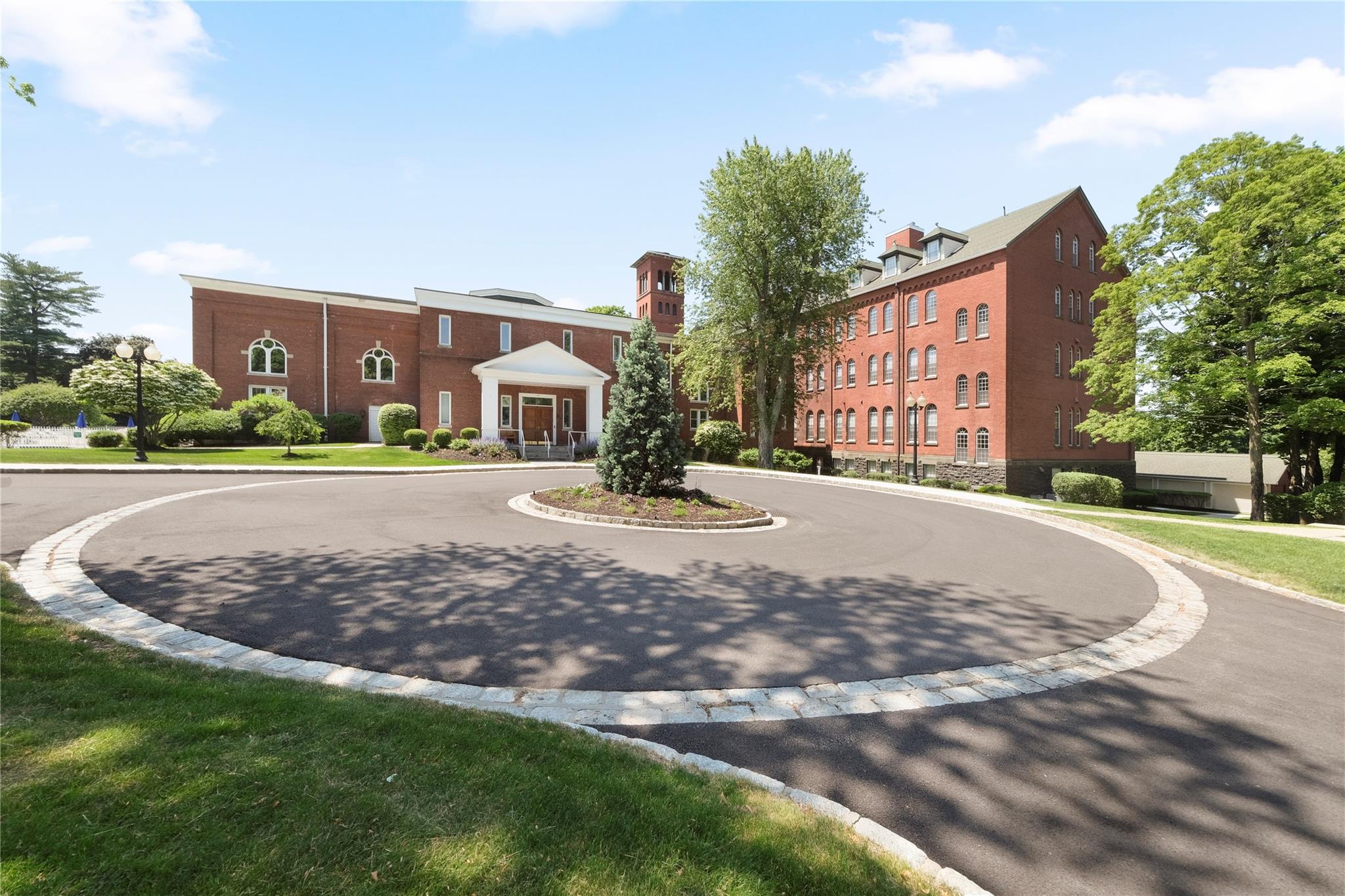 200 School House Road Unit: 2C