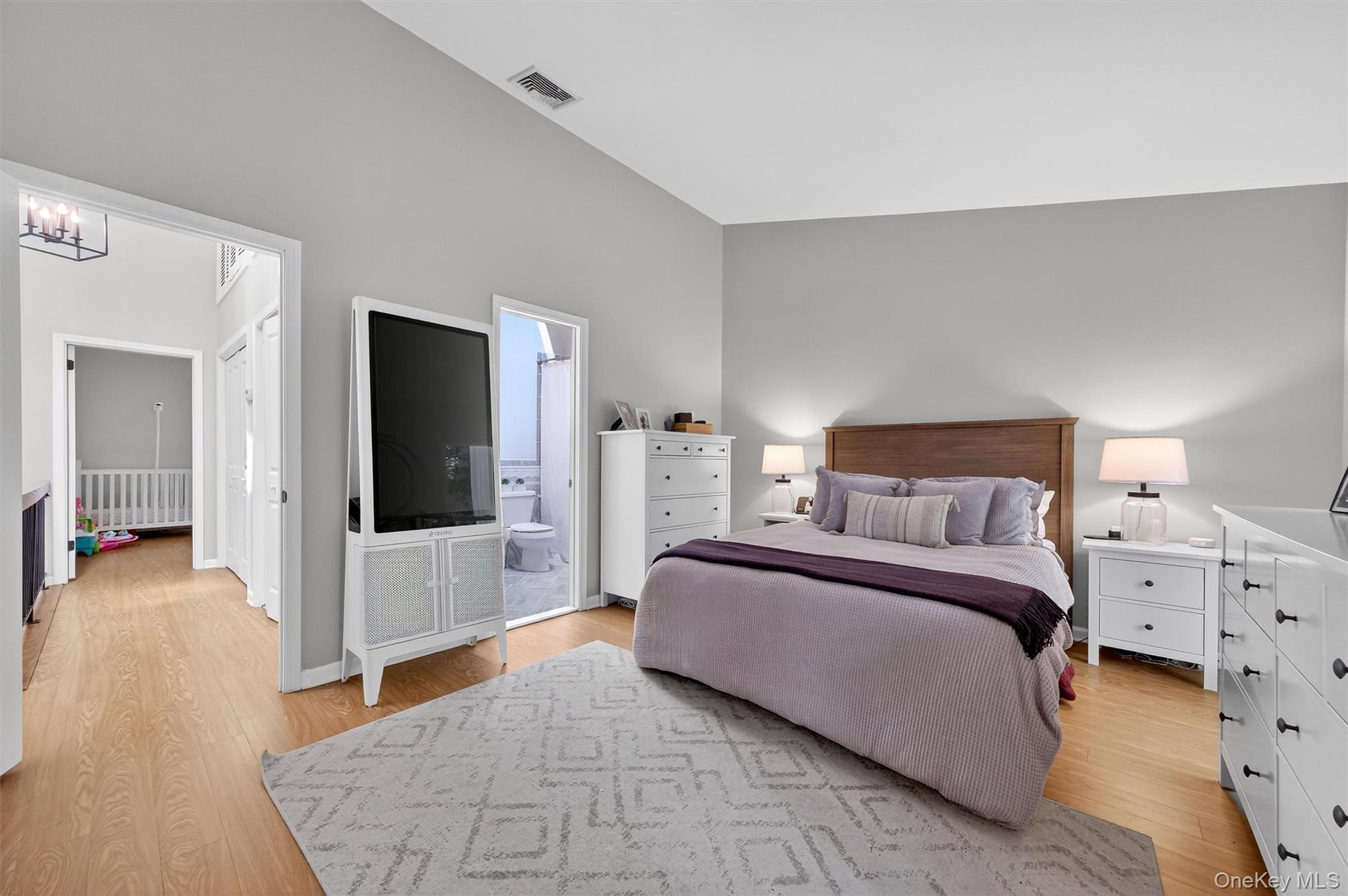 6 Elmwood Circle