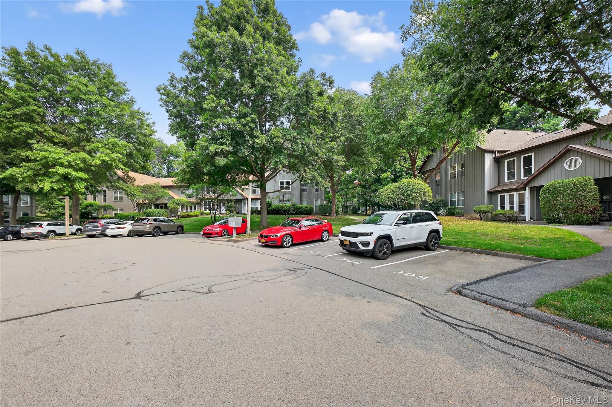 6 Elmwood Circle