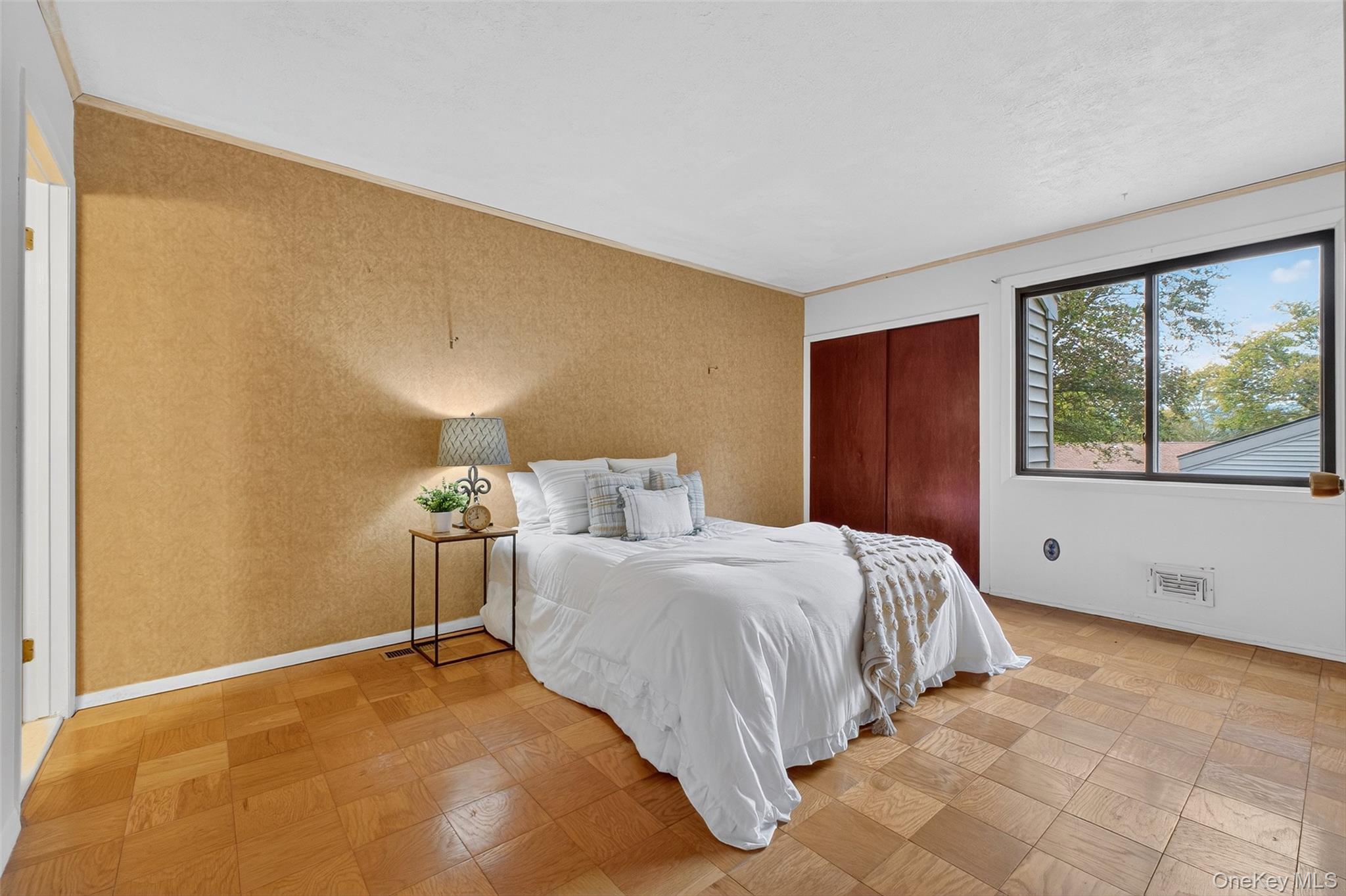 45 Jefferson Oval Unit: D