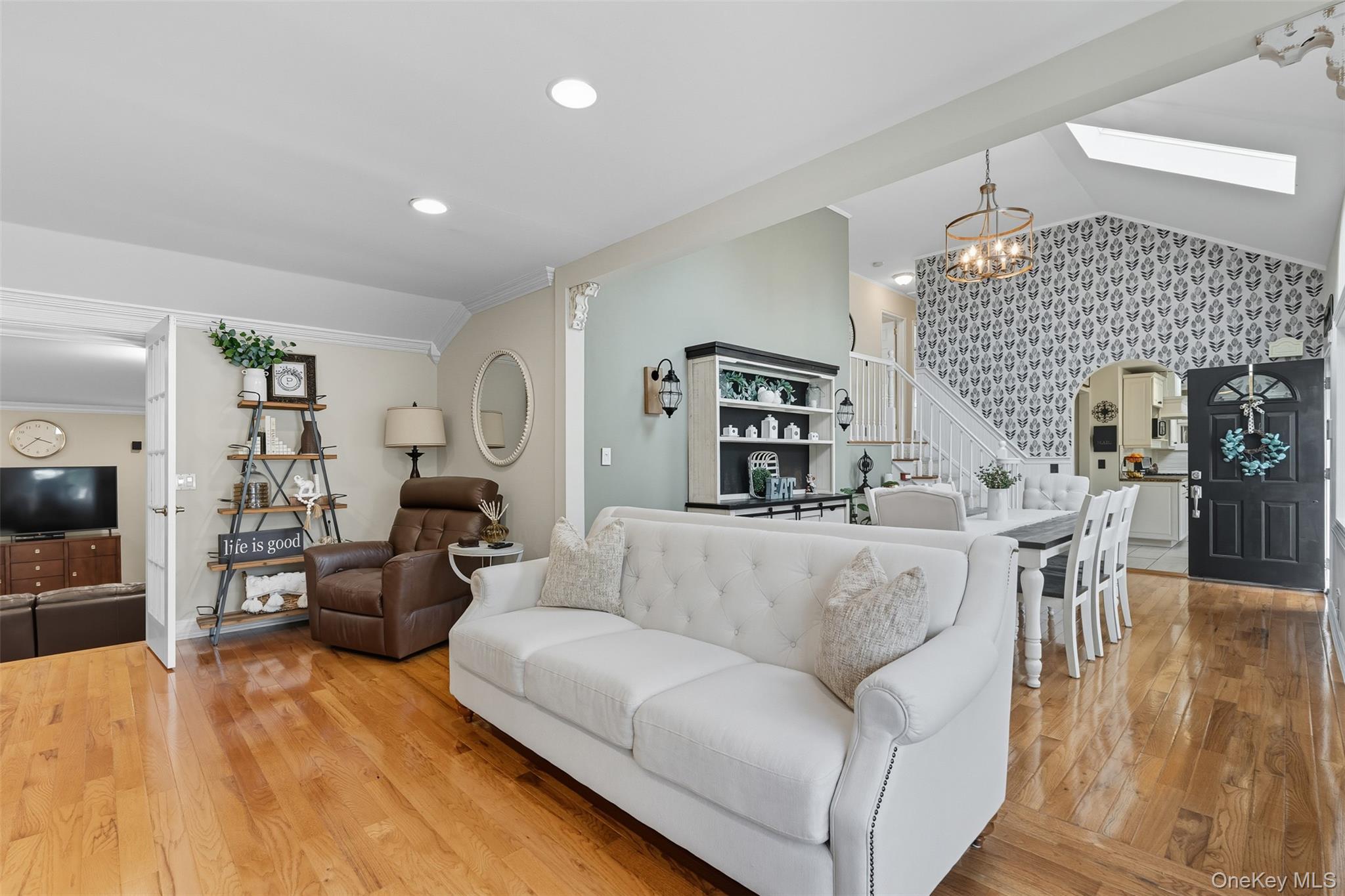 2747 Larkspur Street