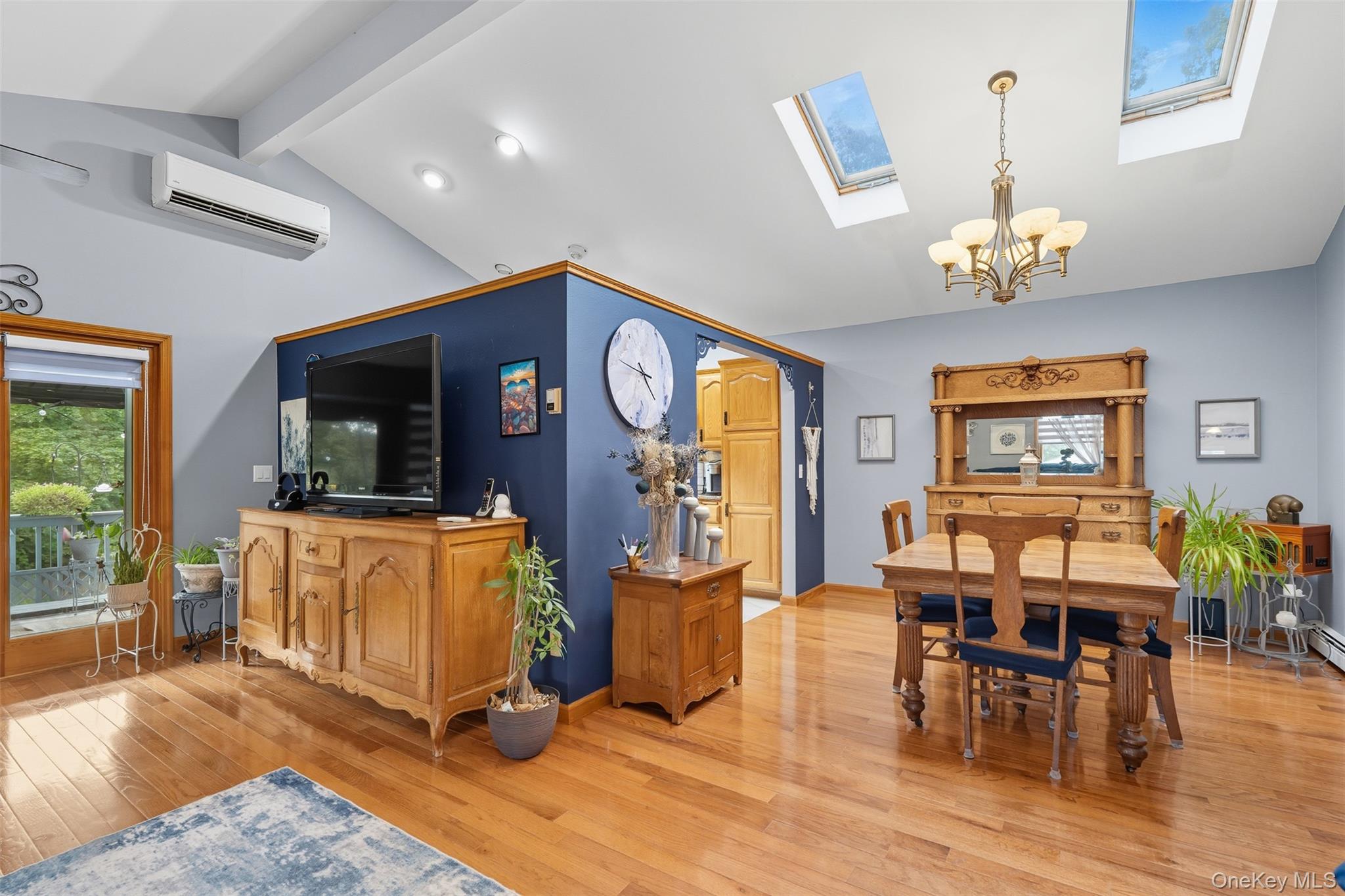 2747 Larkspur Street