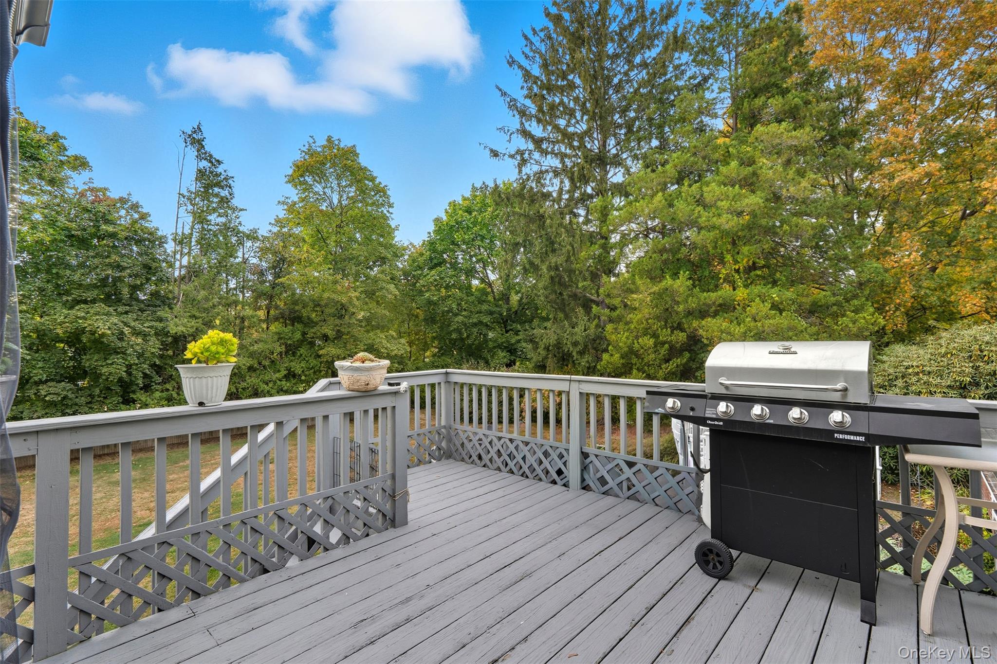 2747 Larkspur Street