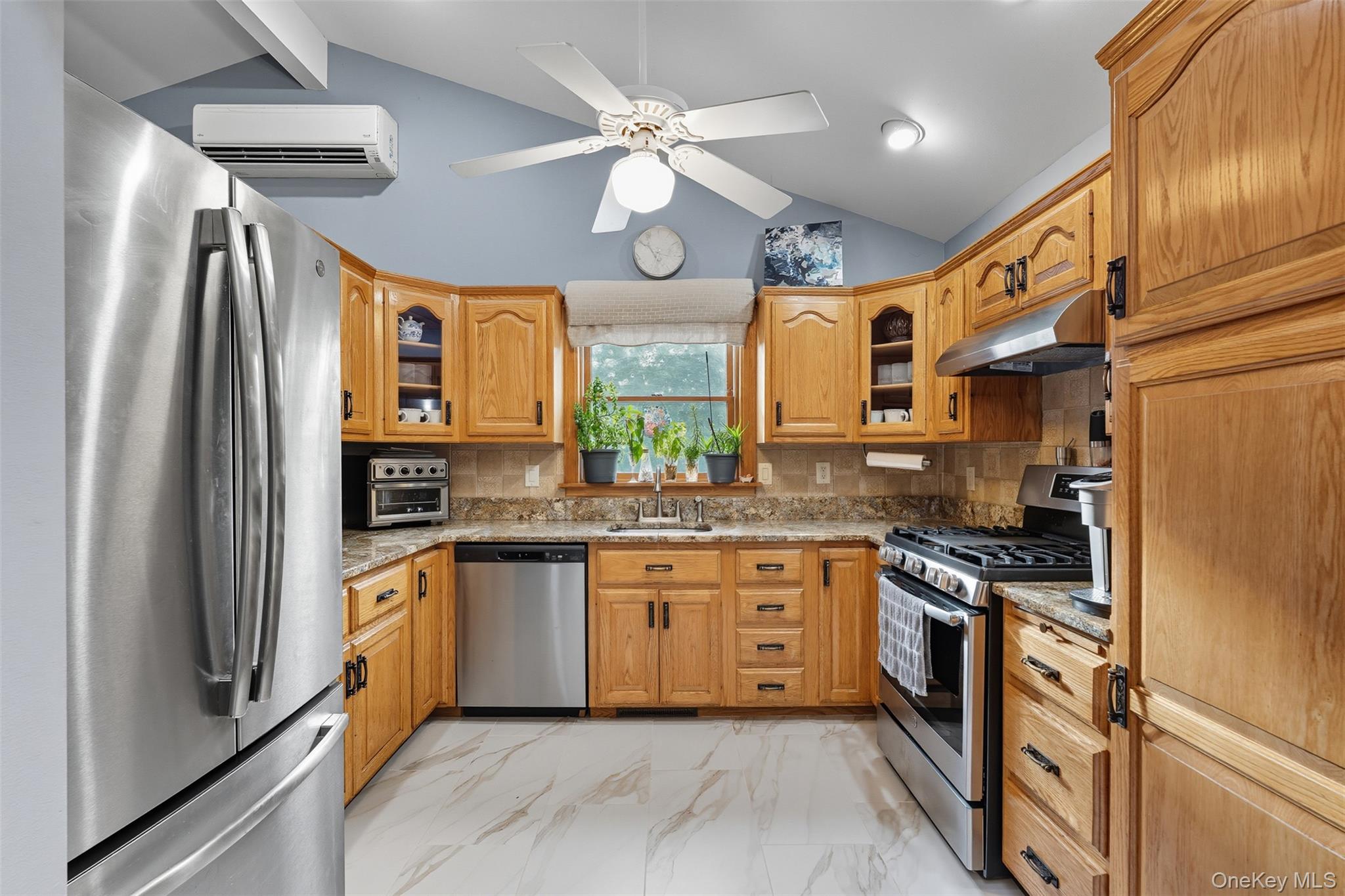 2747 Larkspur Street