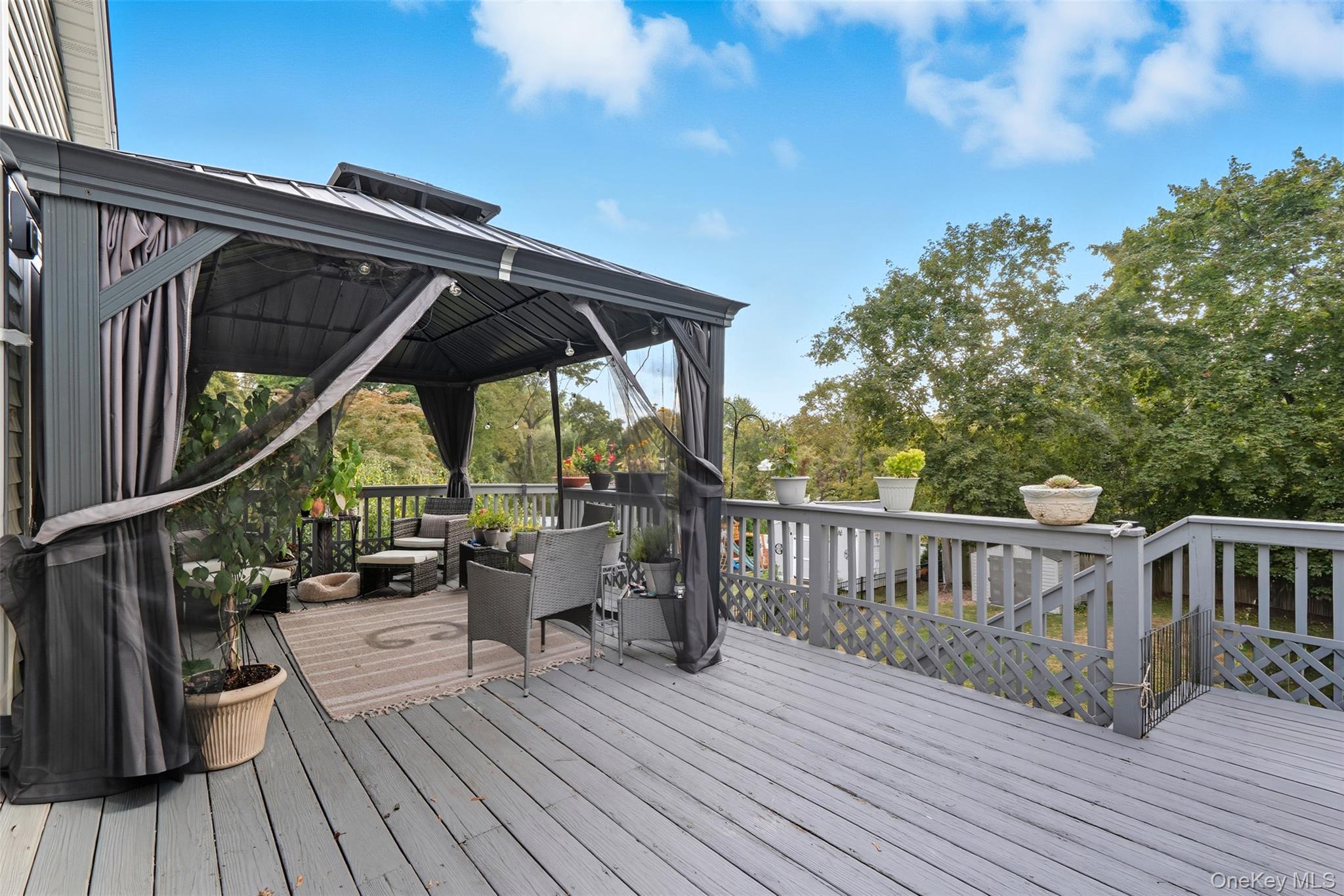 2747 Larkspur Street