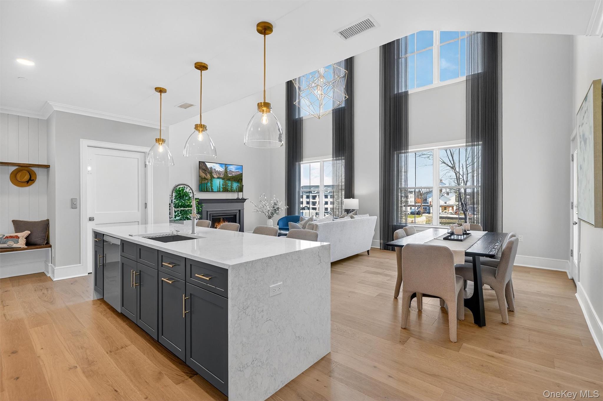 1802 Soundview Court