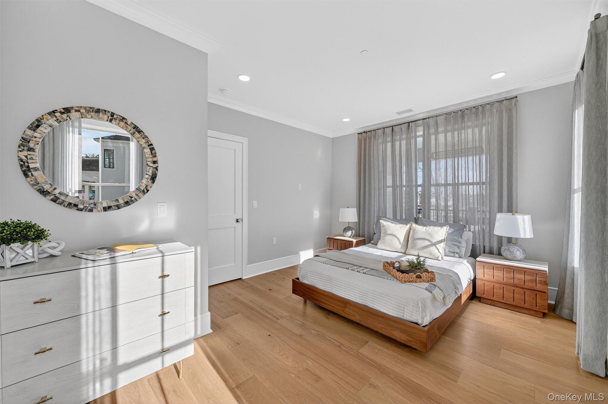 1802 Soundview Court