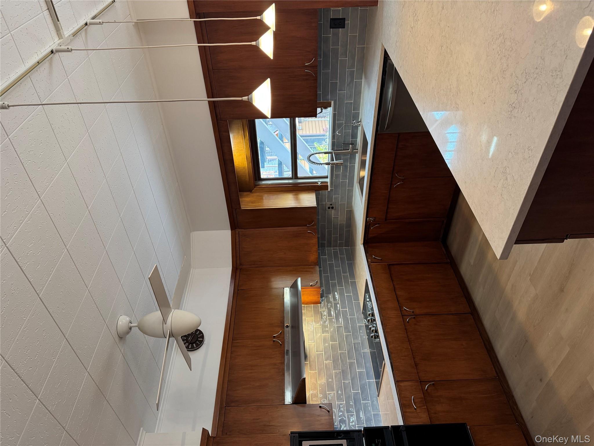 500 N Lake Boulevard