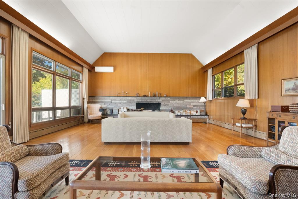 500 N Lake Boulevard