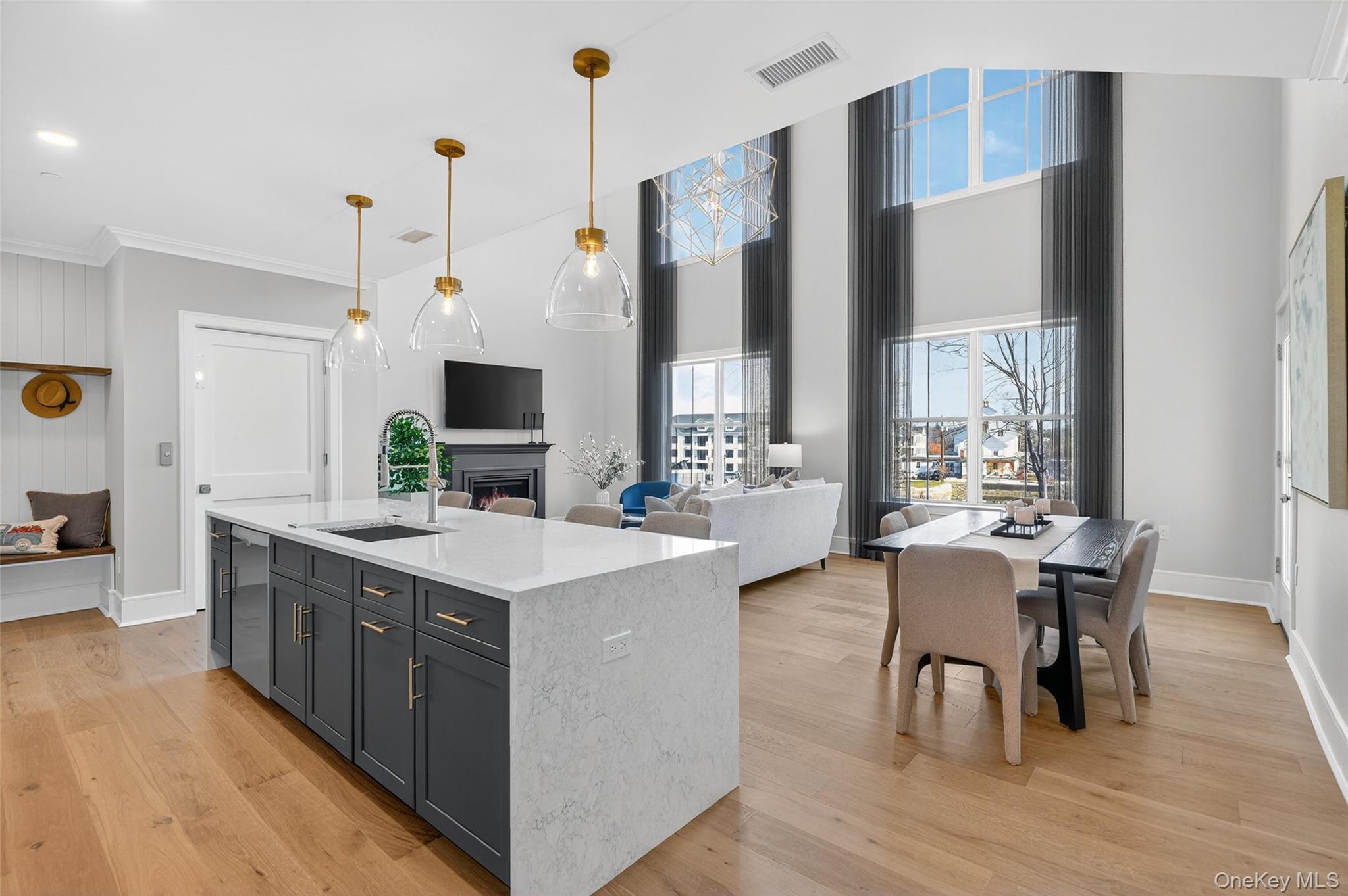 1808 Soundview Court