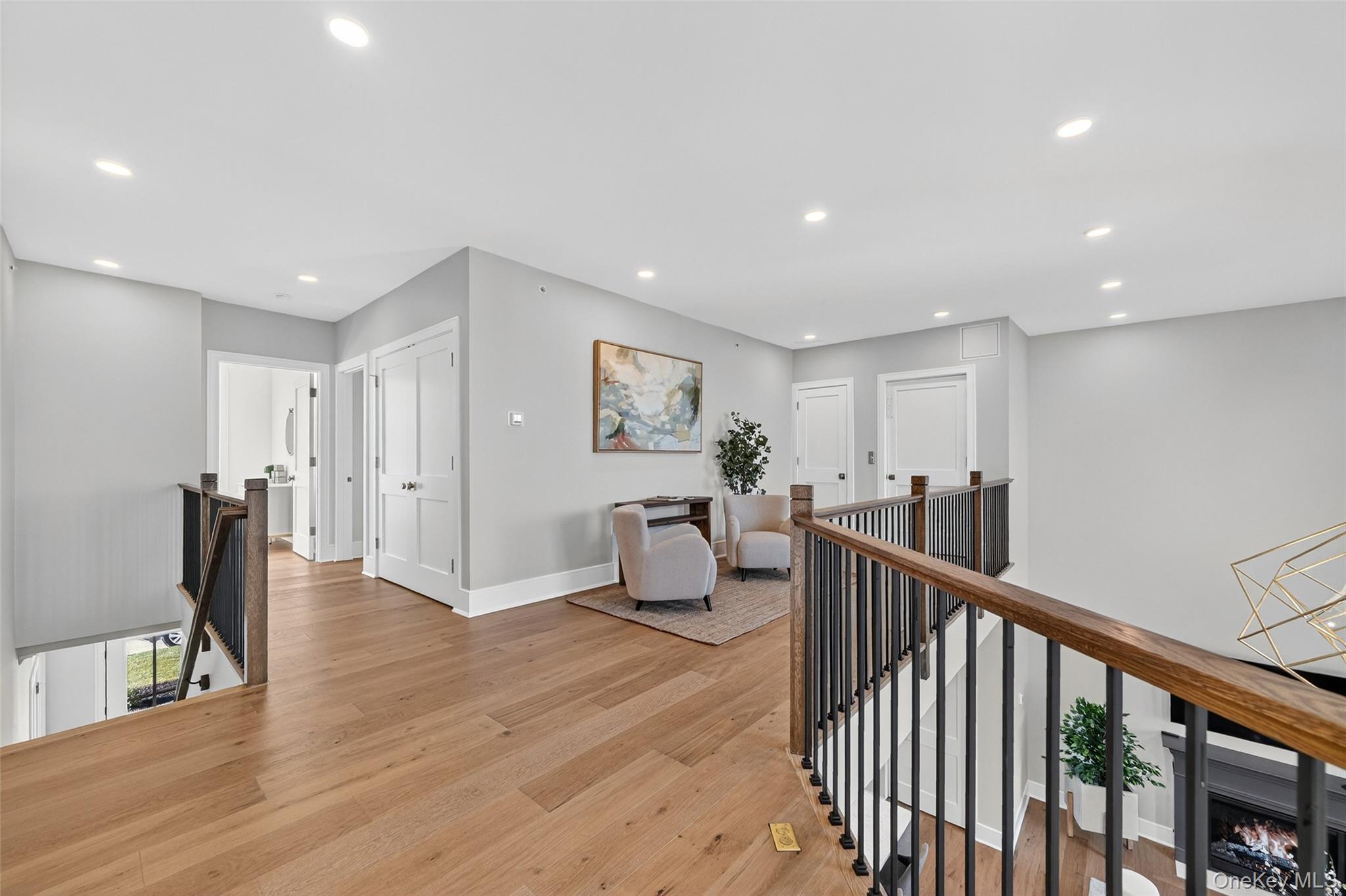 1810 Soundview Court