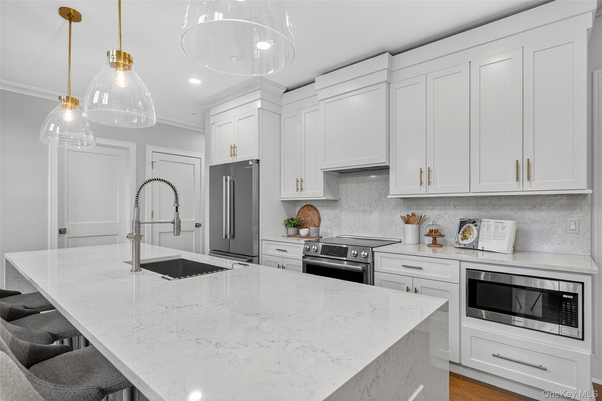 1812 Soundview Court