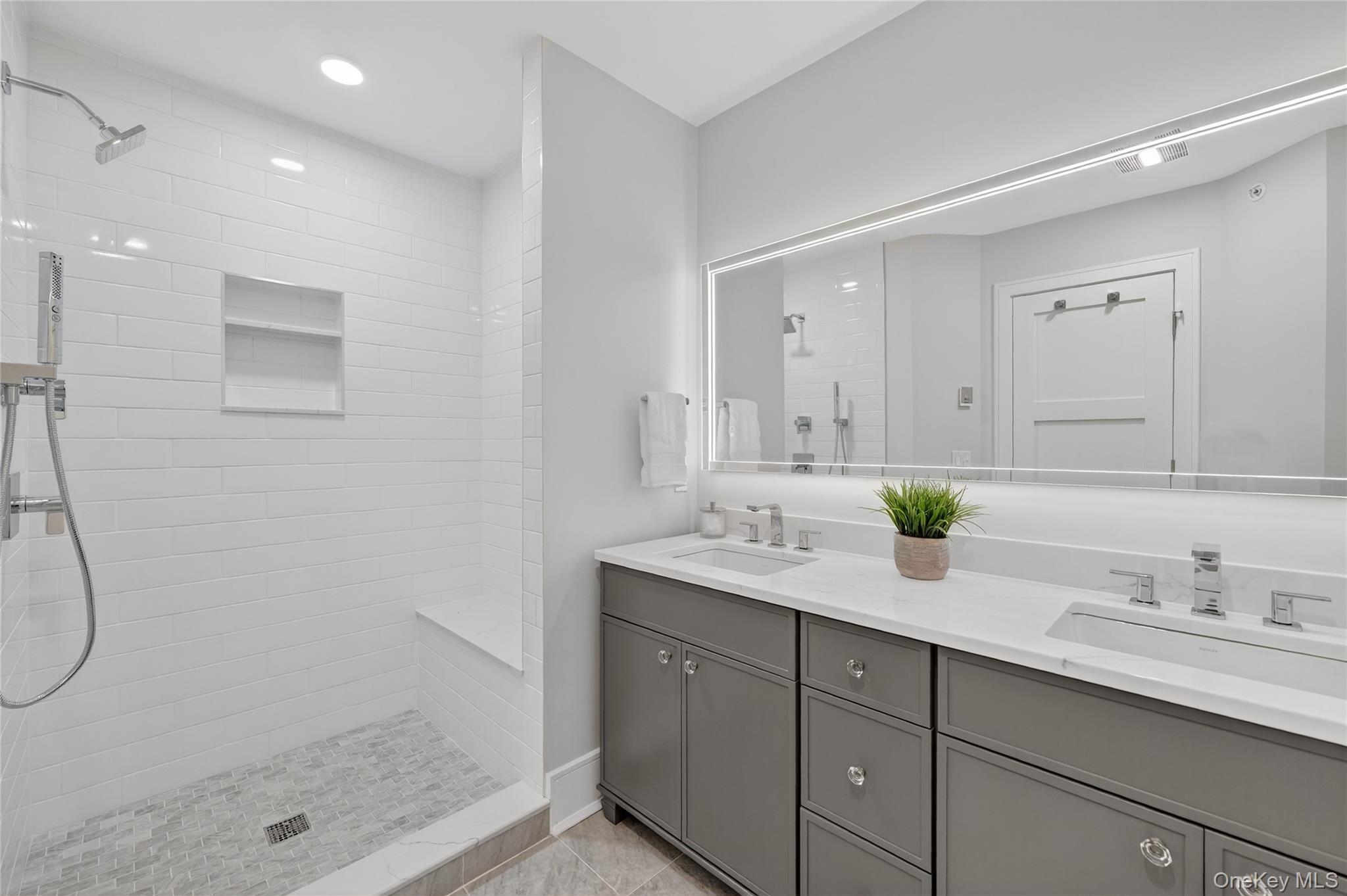 1807 Soundview Court