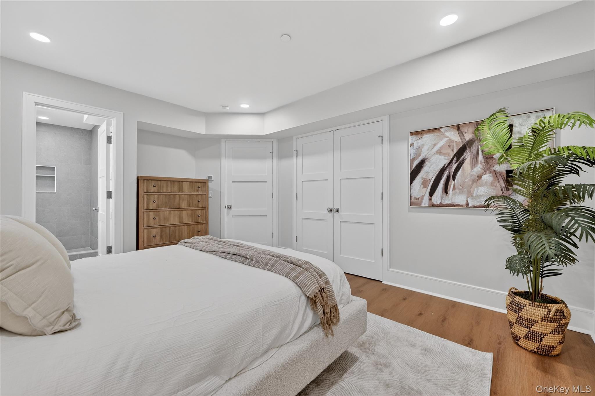 1807 Soundview Court