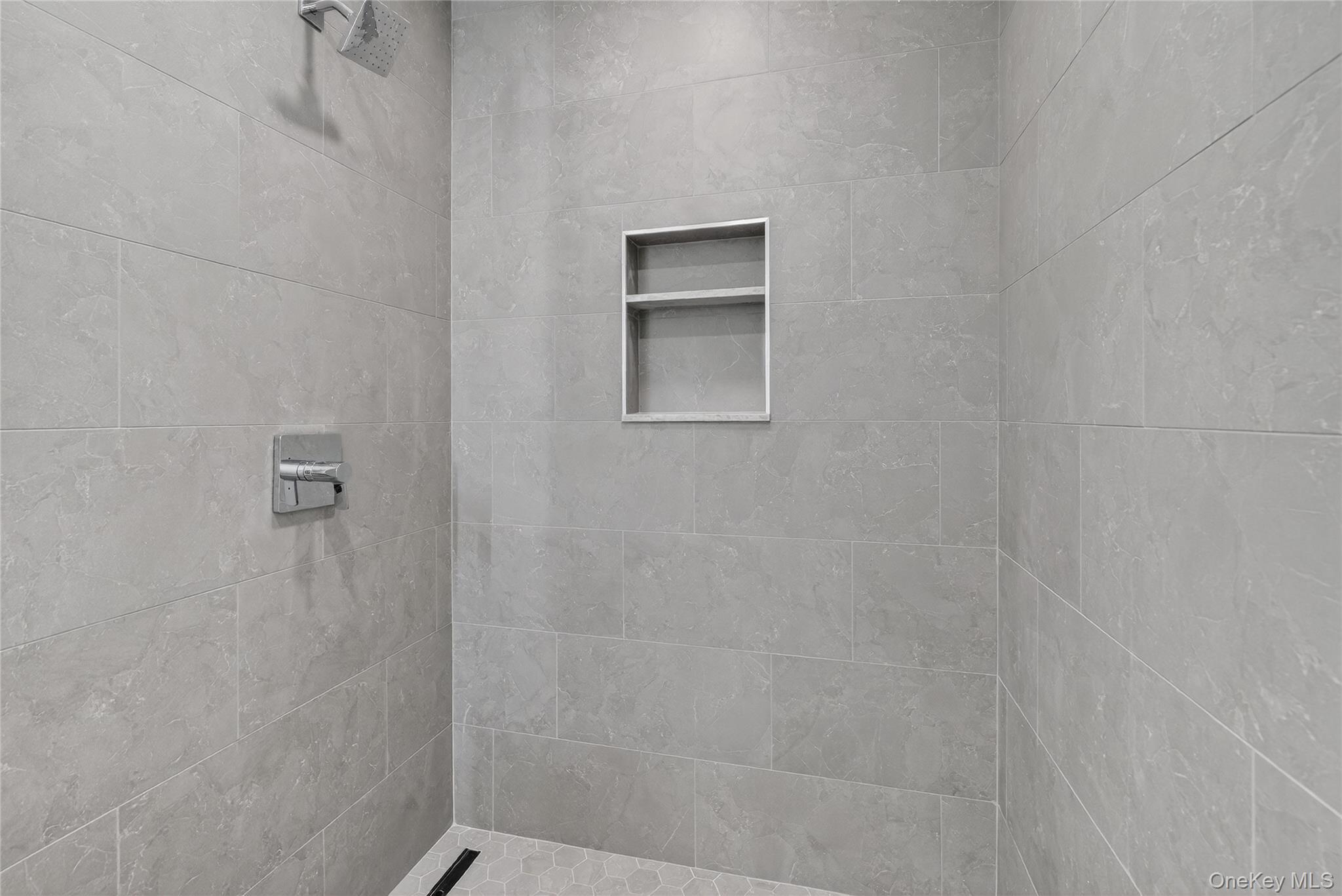 1811 Soundview Court