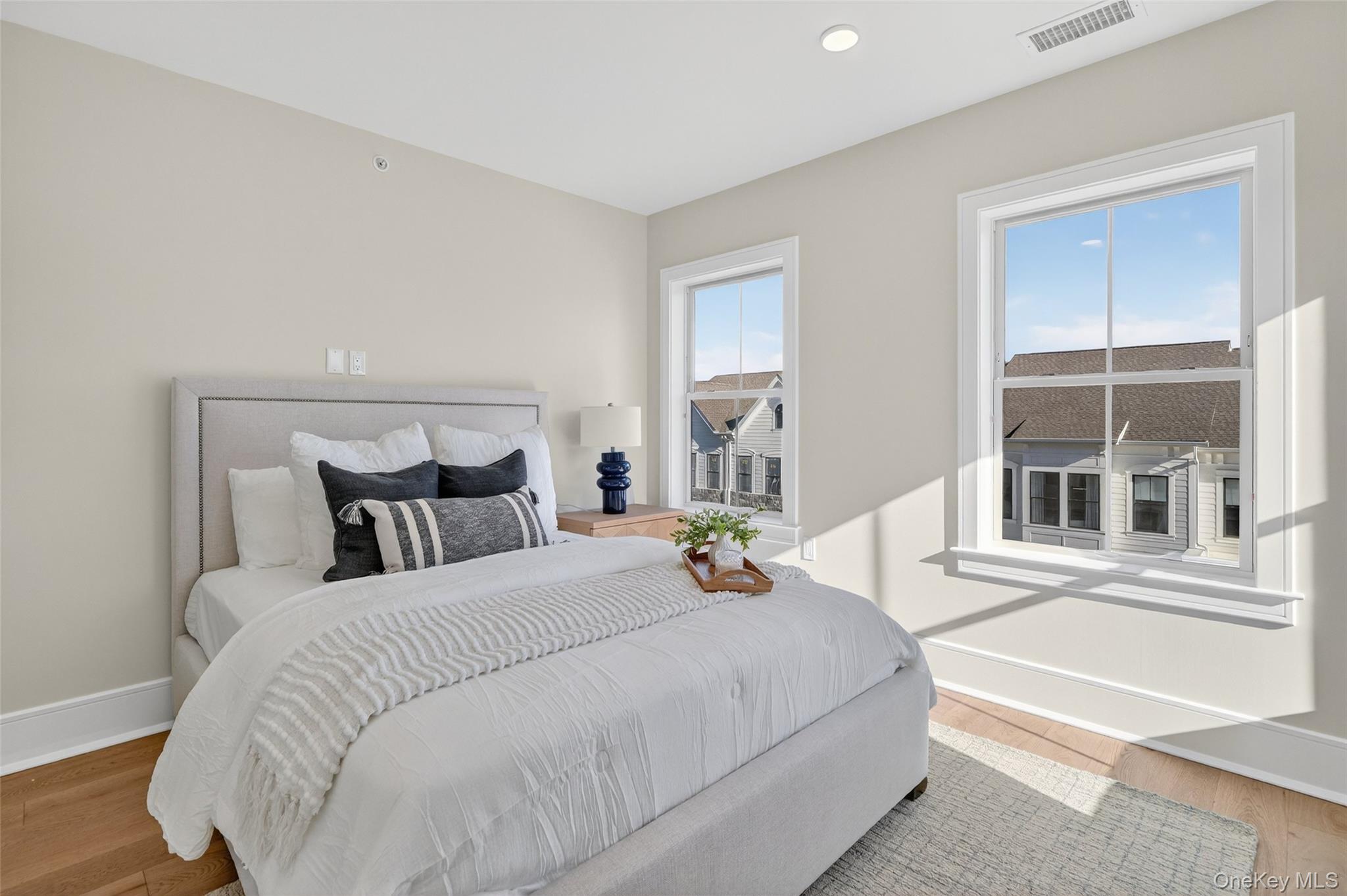 1817 Soundview Court