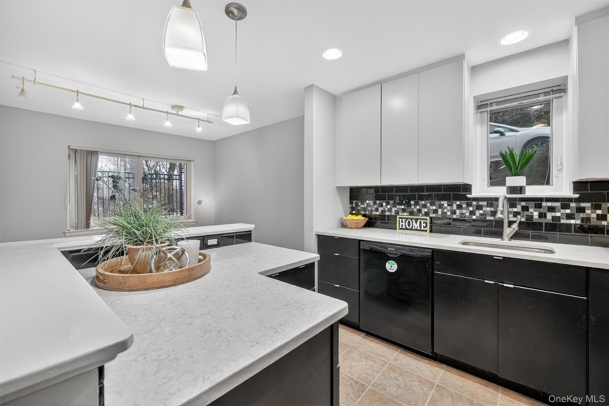 14 Scenic Drive Unit: Unit 14T