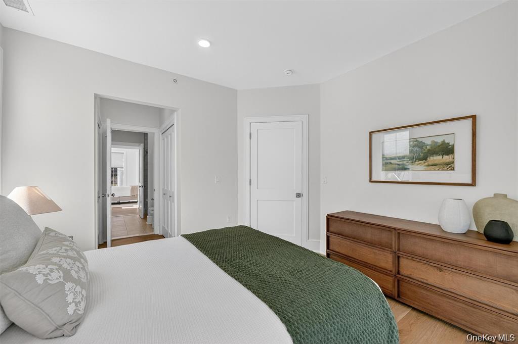 1822 Soundview Court