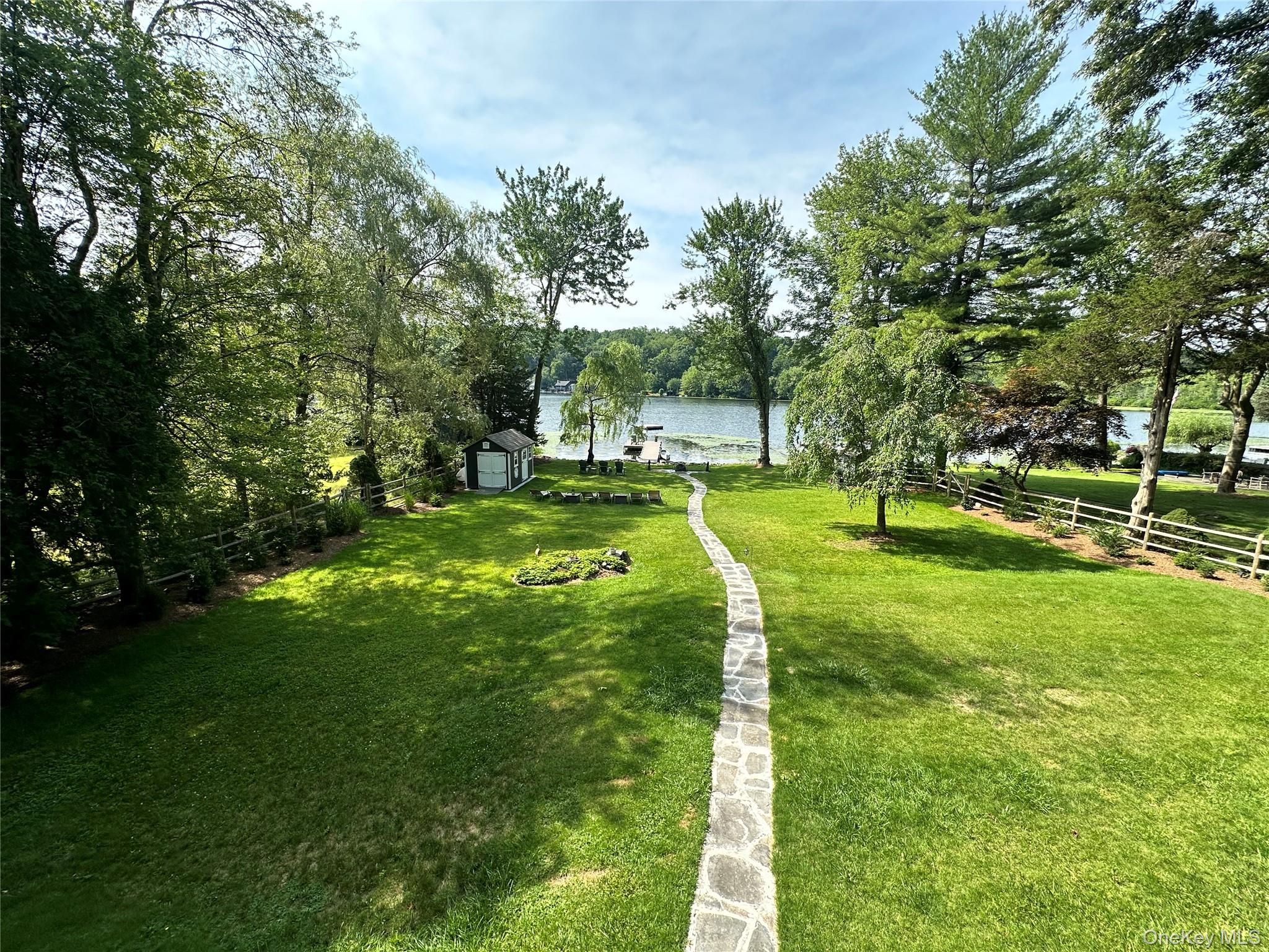 34 Twin Lakes Road