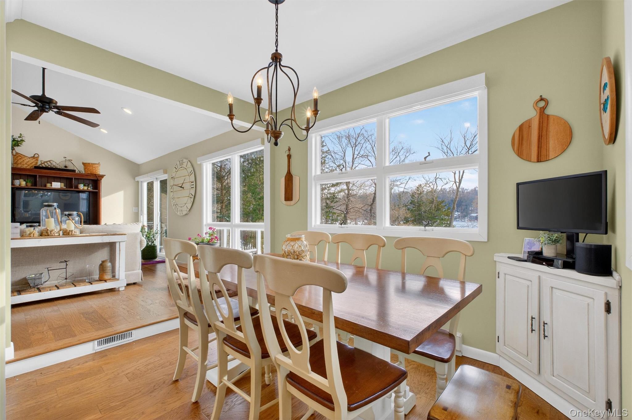 34 Twin Lakes Road