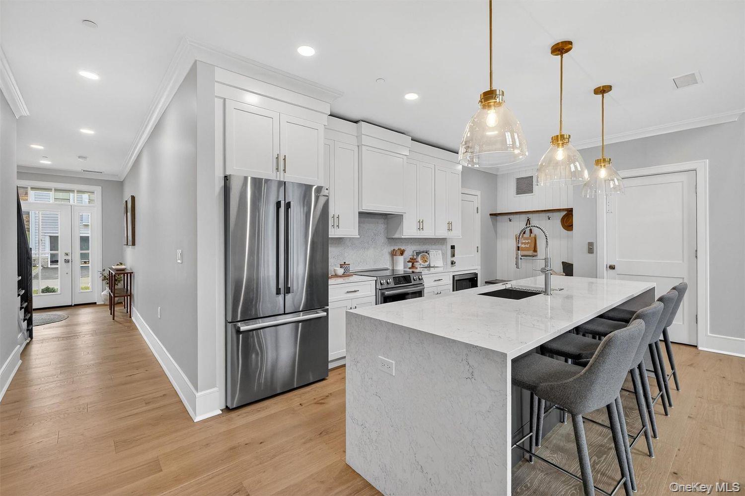 1836 Soundview Court