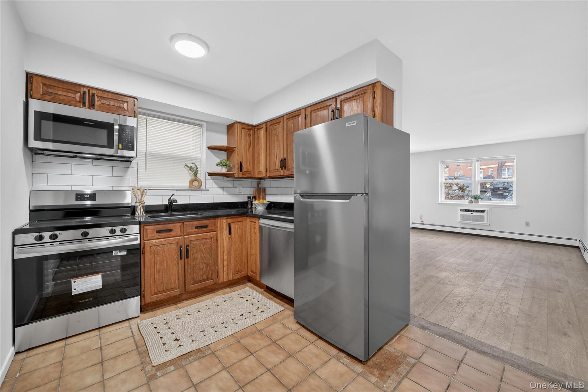 125 N Washington Avenue Unit: 1
