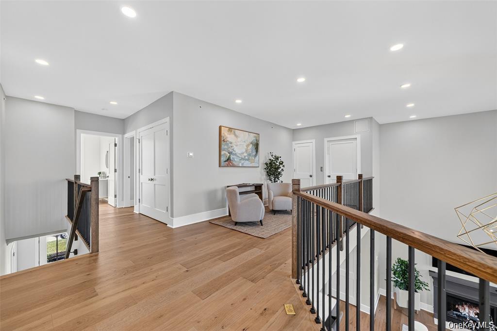 1816 Soundview Court