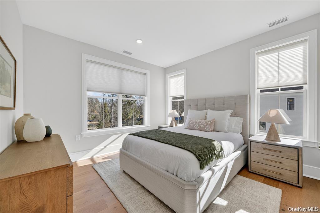 1820 Soundview Court