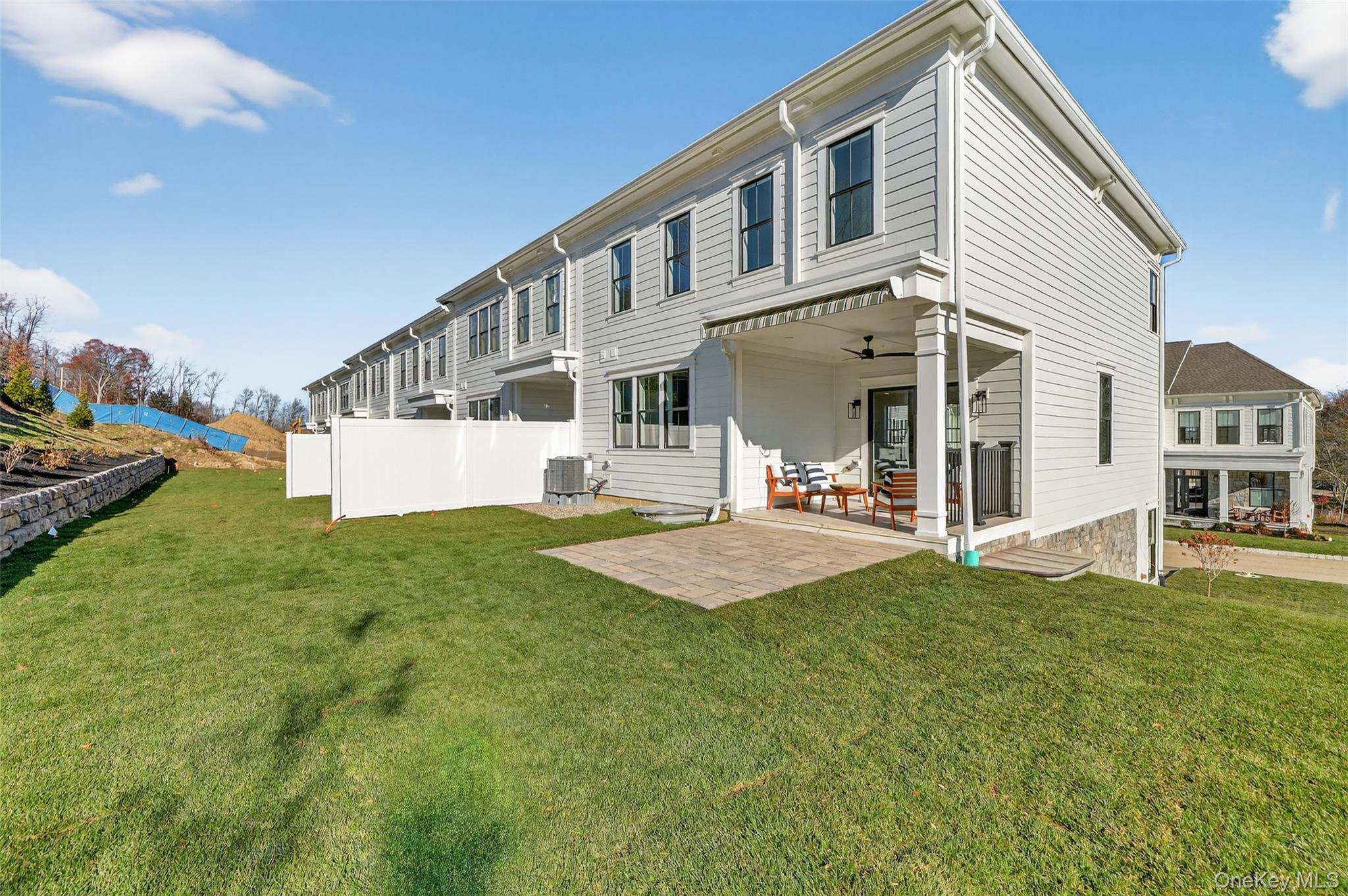 1831 Soundview Court