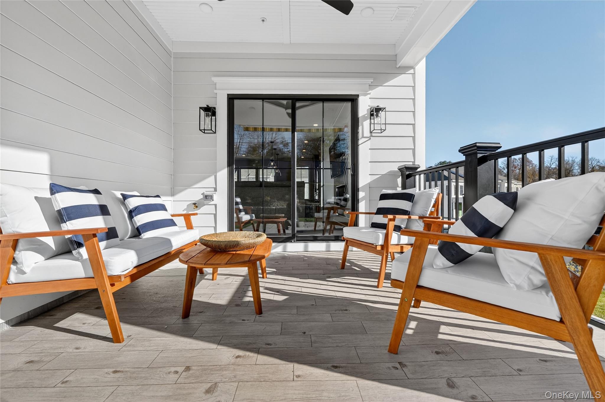 1843 Soundview Court