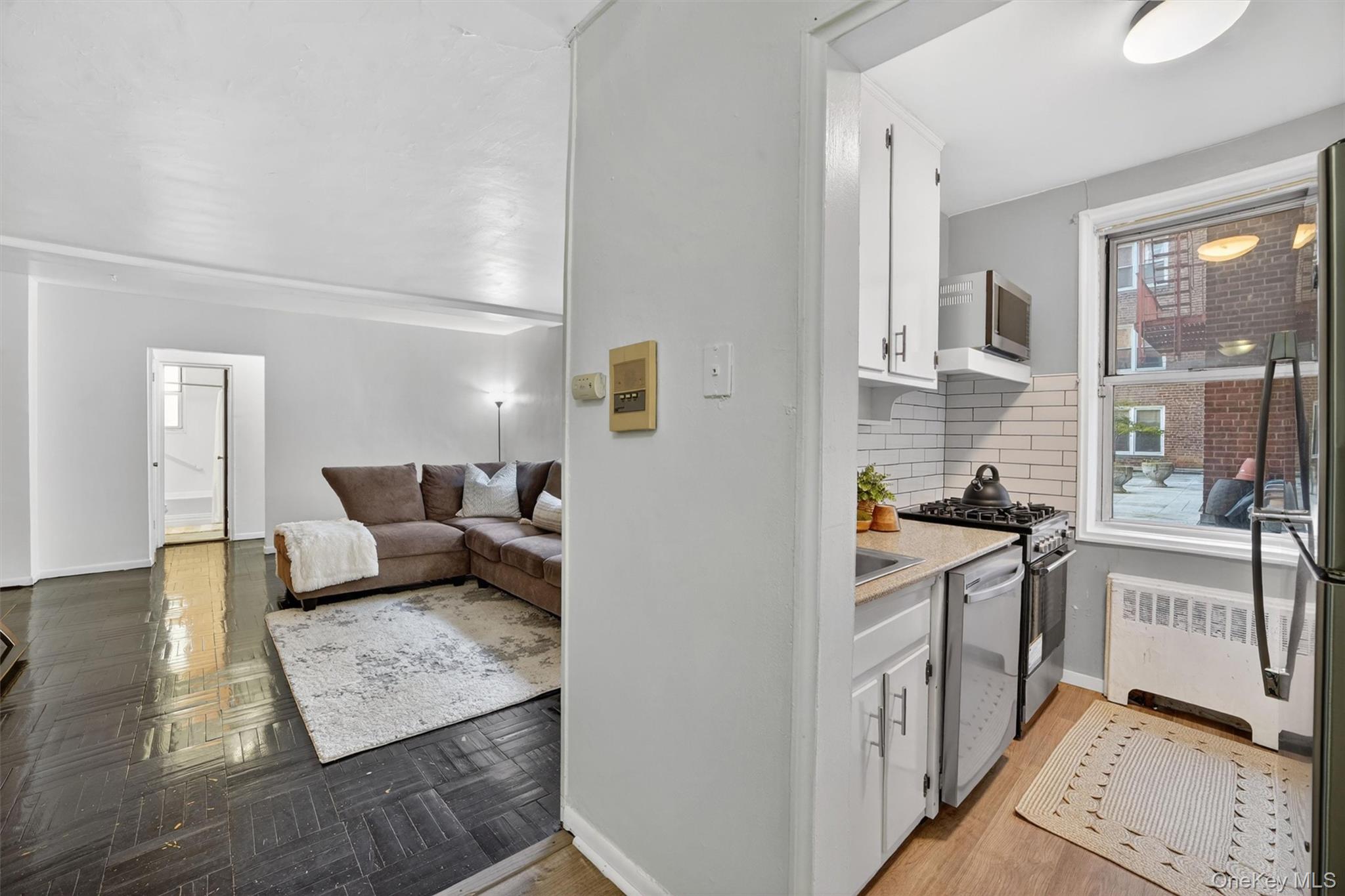 1111 Midland Avenue Unit: 1B