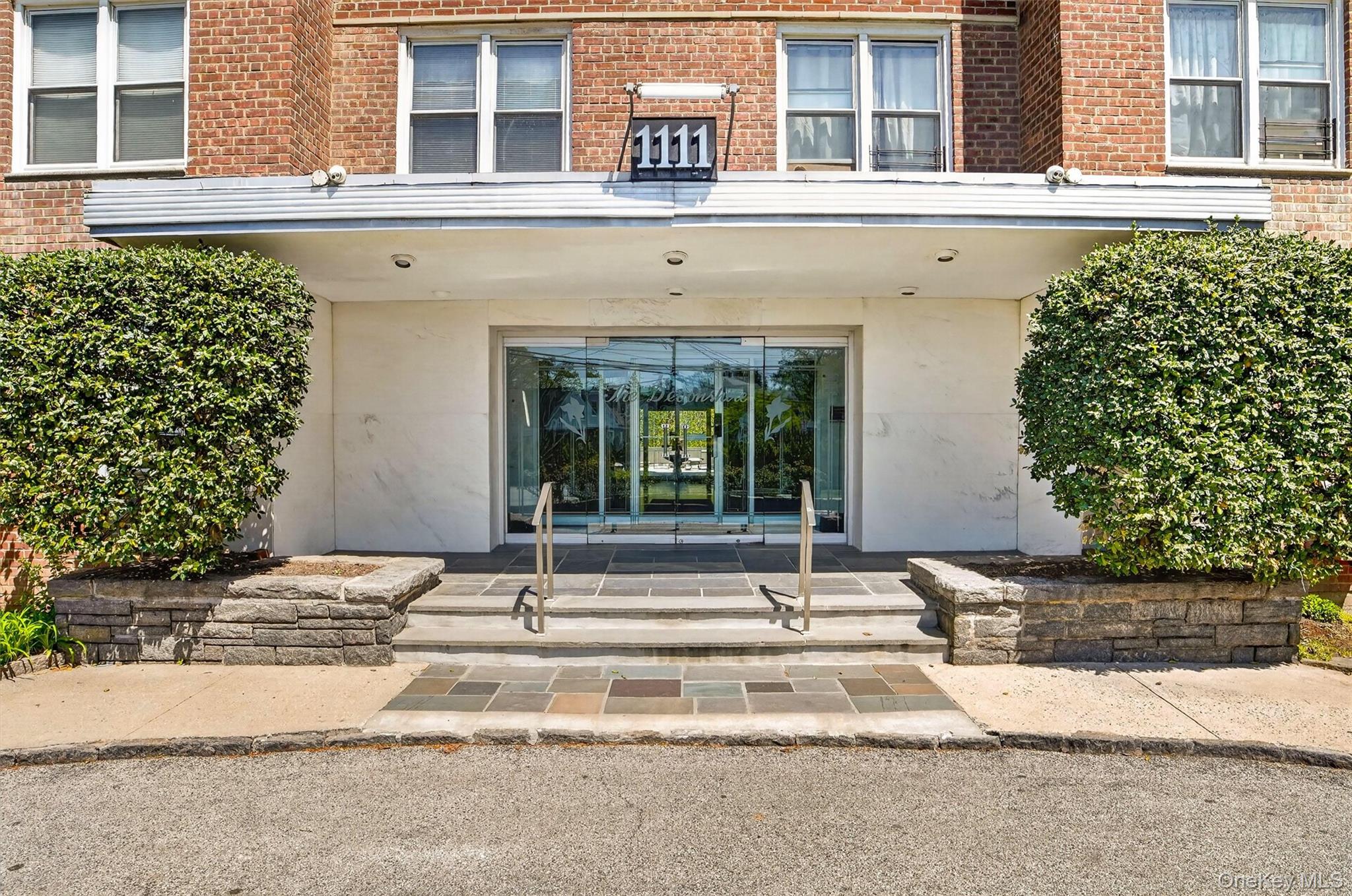 1111 Midland Avenue Unit: 1B