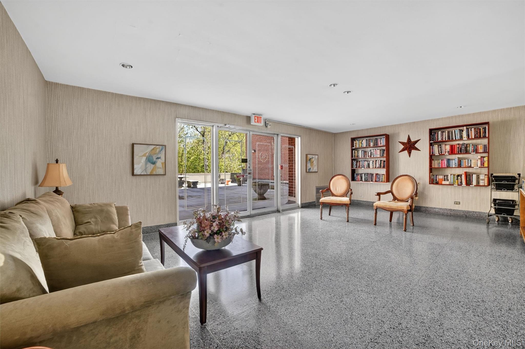 1111 Midland Avenue Unit: 1B