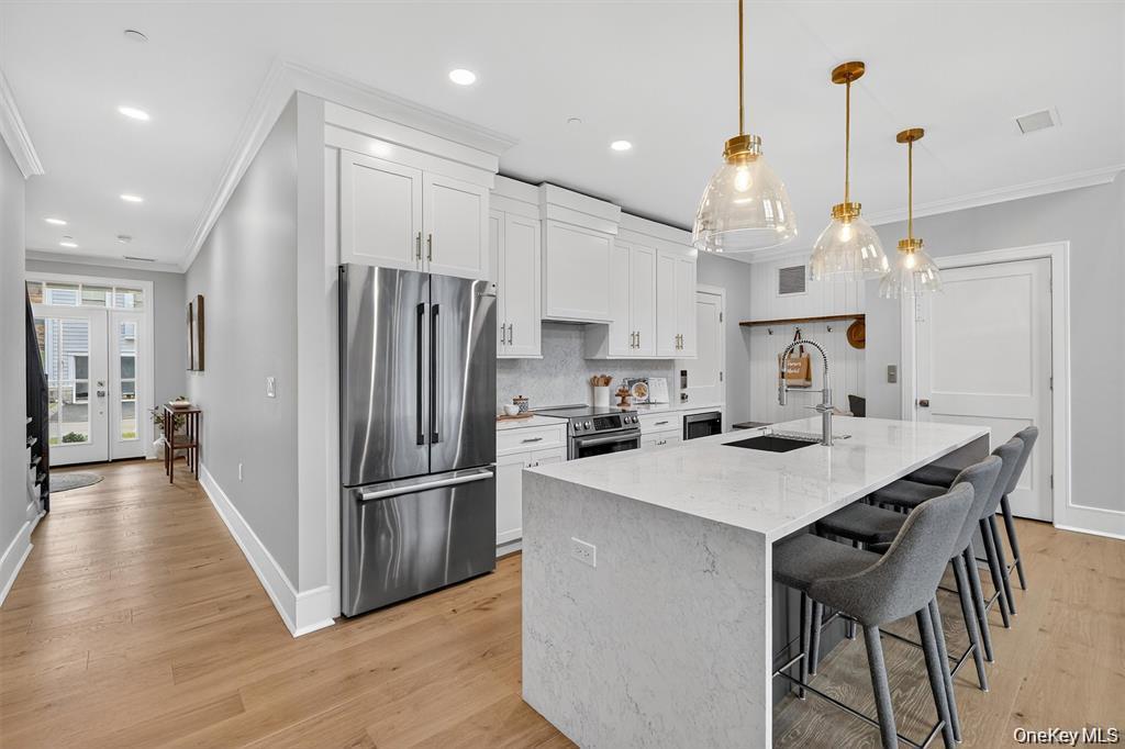 1834 Soundview Court