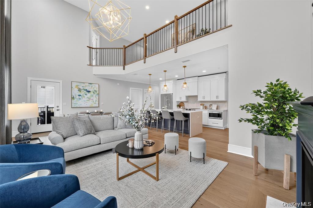 1834 Soundview Court