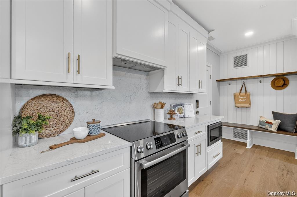 1834 Soundview Court