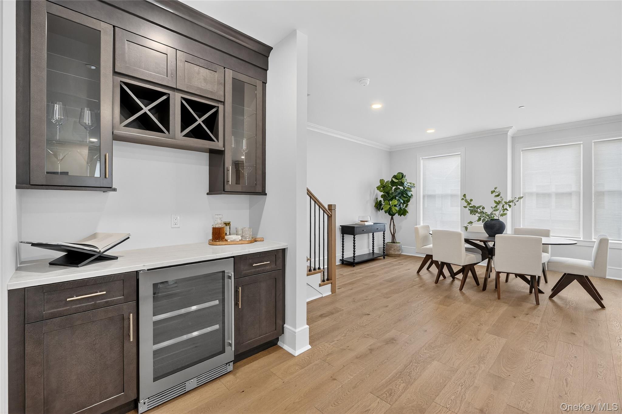 1851 Soundview Court