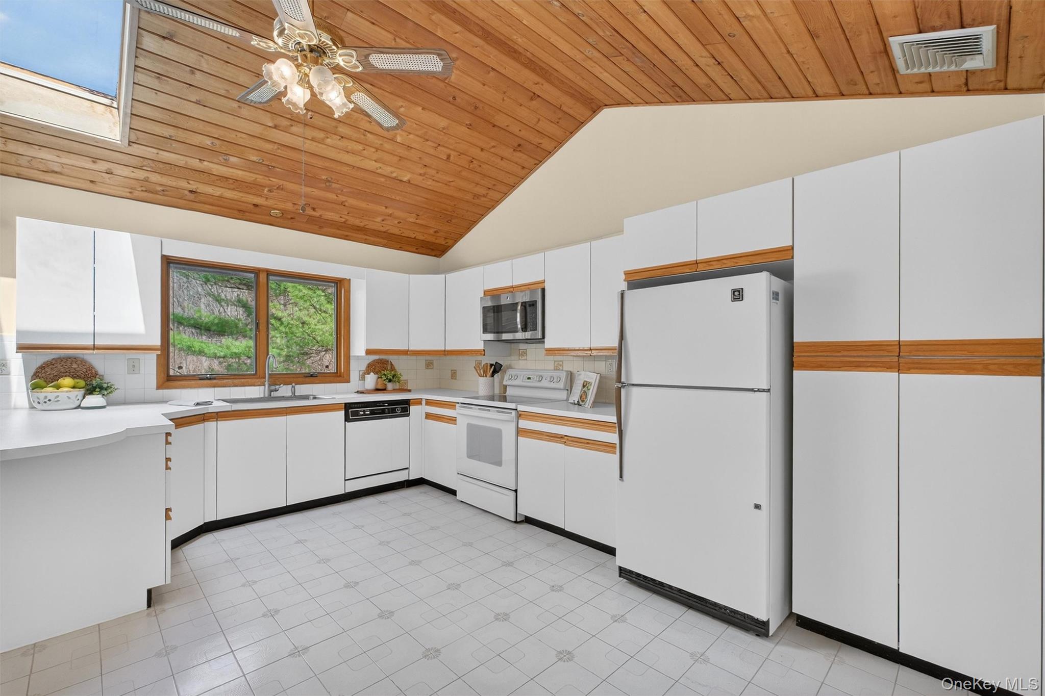 31 Deer Ridge Road