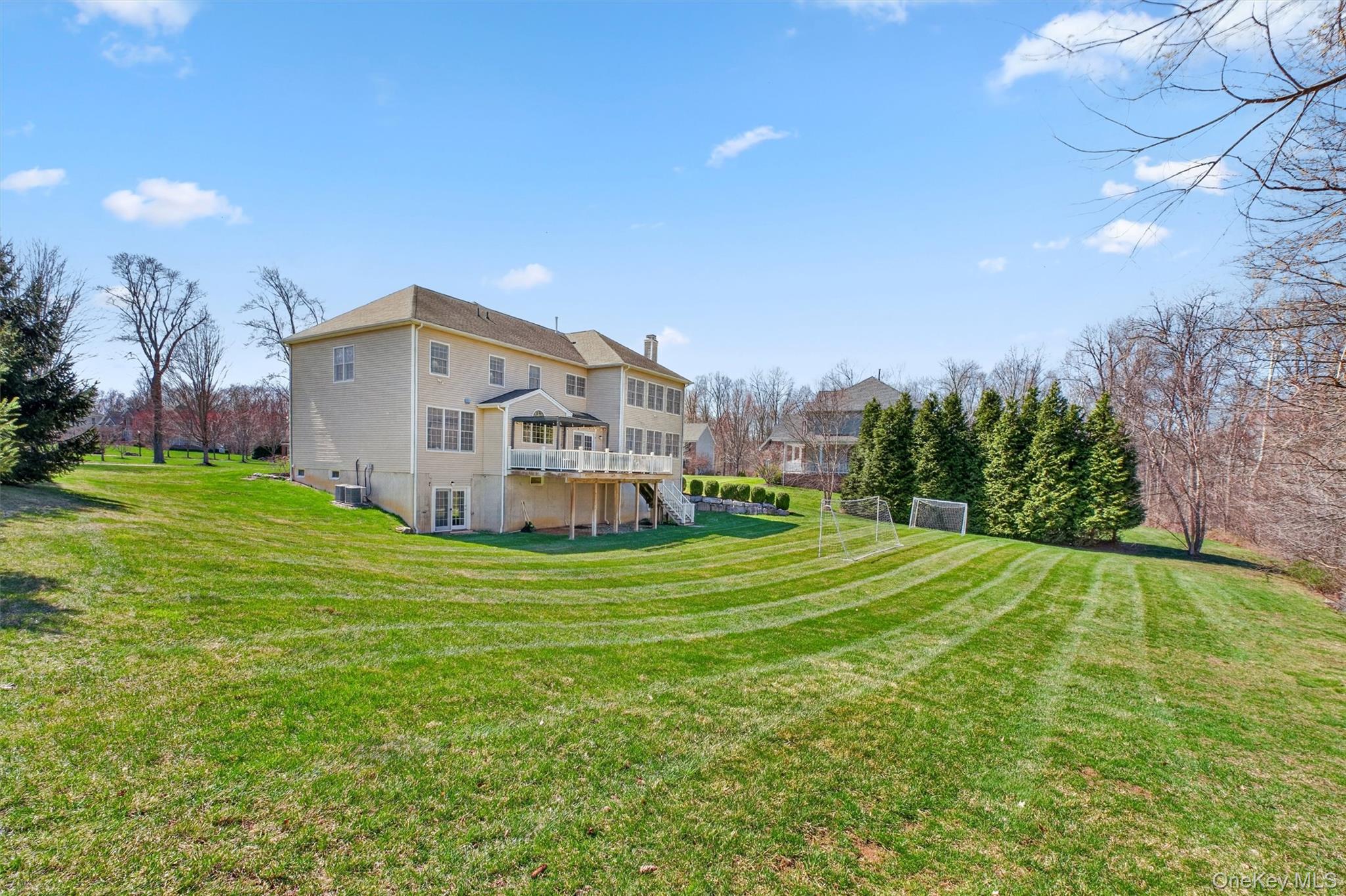 2 Holly Crescent