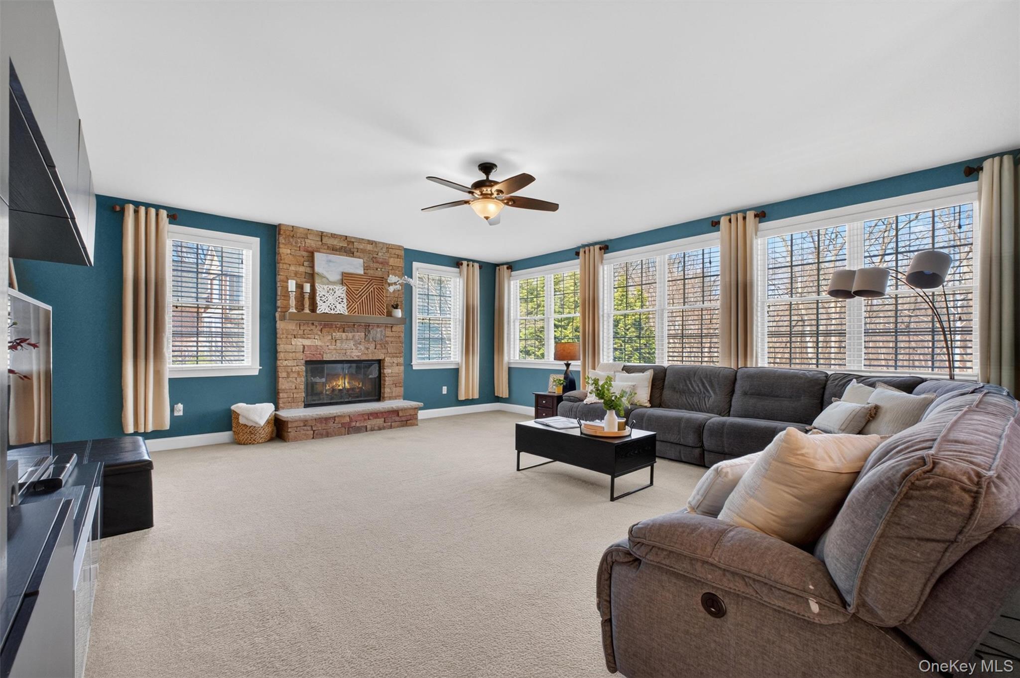 2 Holly Crescent