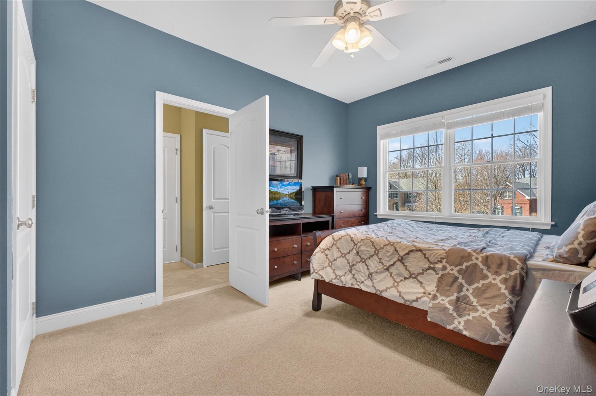 2 Holly Crescent