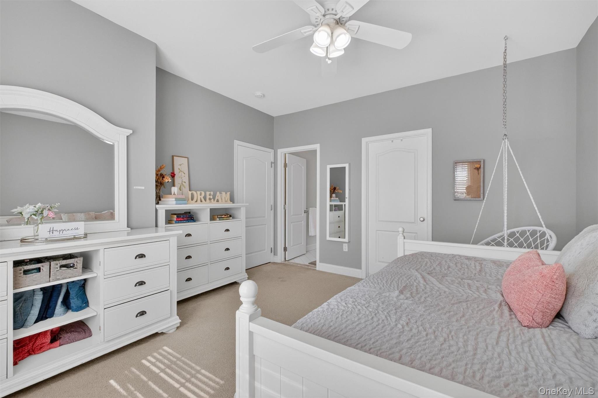 2 Holly Crescent