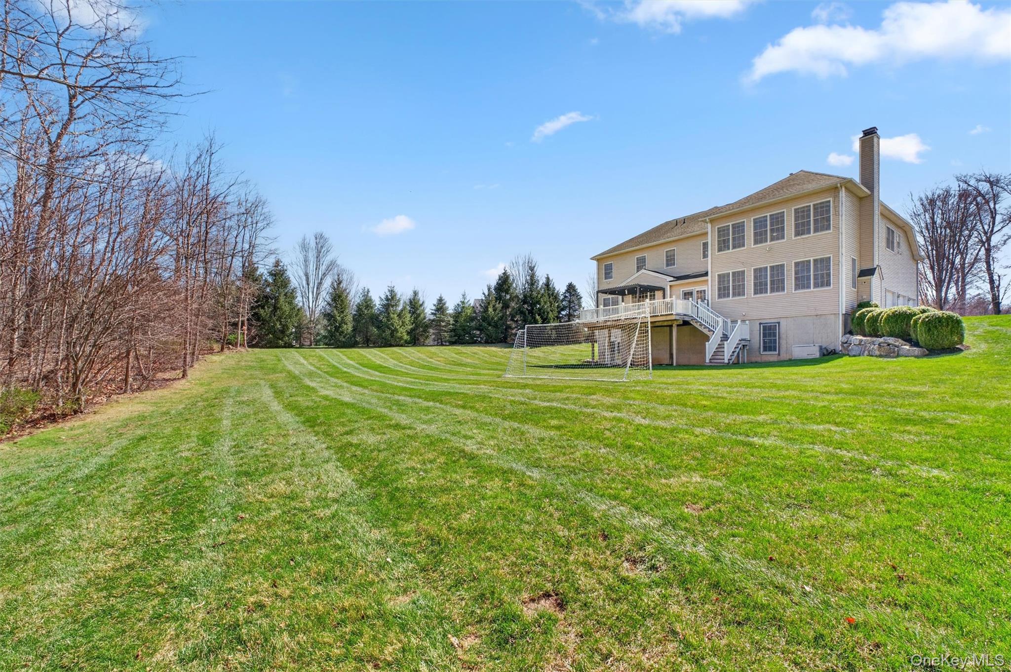 2 Holly Crescent